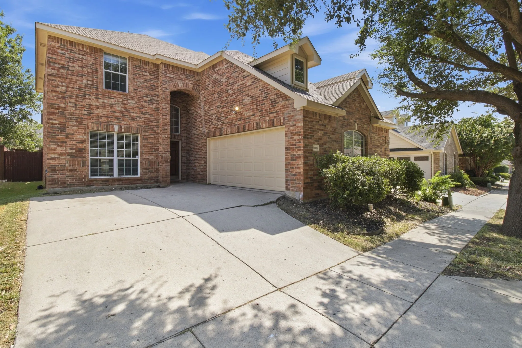 Single Family Residence For Rent in Collin County , 8009 Riverwalk Trail, Mc Kinney, Texas 75070, 4 Bedroom, 3 Bathroom, 2 Garage spaces, 2,260 Sqft, built in 2004, Price $2,500, mls#21350916, Real Estate Agent in Mc Kinney, Homes For Rent in Collin county, Homes For Rent in Mc Kinney, Realtor in Mc Kinney Texas, Real Estate Brokerage Independent Realty Texas, Luminita Cordes Realtor