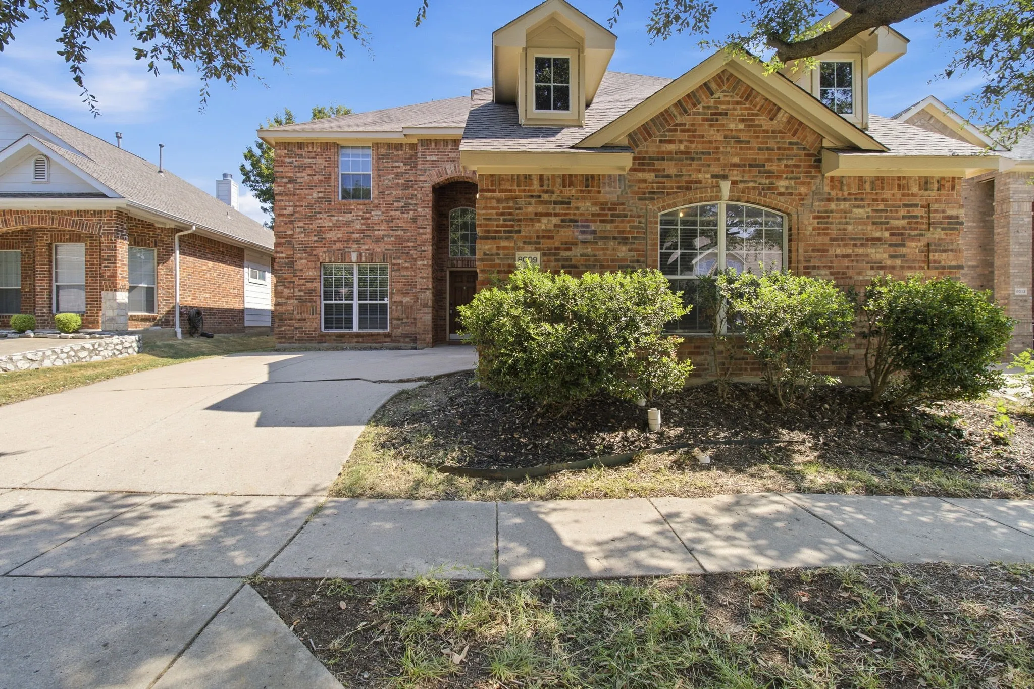 Single Family Residence For Rent in Collin County , 8009 Riverwalk Trail, Mc Kinney, Texas 75070, 4 Bedroom, 3 Bathroom, 2 Garage spaces, 2,260 Sqft, built in 2004, Price $2,500, mls#21350916, Real Estate Agent in Mc Kinney, Homes For Rent in Collin county, Homes For Rent in Mc Kinney, Realtor in Mc Kinney Texas, Real Estate Brokerage Independent Realty Texas, Luminita Cordes Realtor