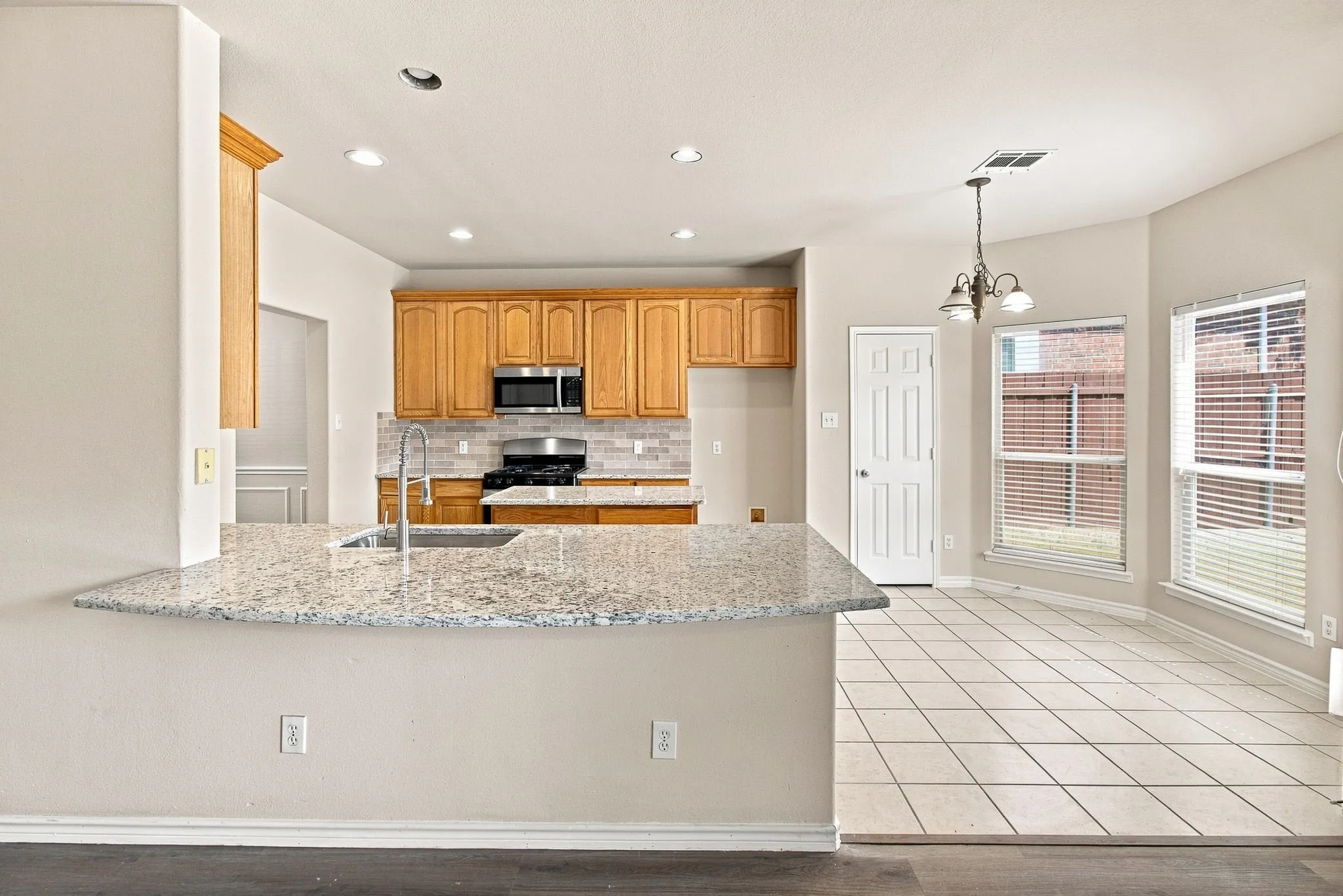 Single Family Residence For Rent in Collin County , 8009 Riverwalk Trail, Mc Kinney, Texas 75070, 4 Bedroom, 3 Bathroom, 2 Garage spaces, 2,260 Sqft, built in 2004, Price $2,500, mls#21350916, Real Estate Agent in Mc Kinney, Homes For Rent in Collin county, Homes For Rent in Mc Kinney, Realtor in Mc Kinney Texas, Real Estate Brokerage Independent Realty Texas, Luminita Cordes Realtor