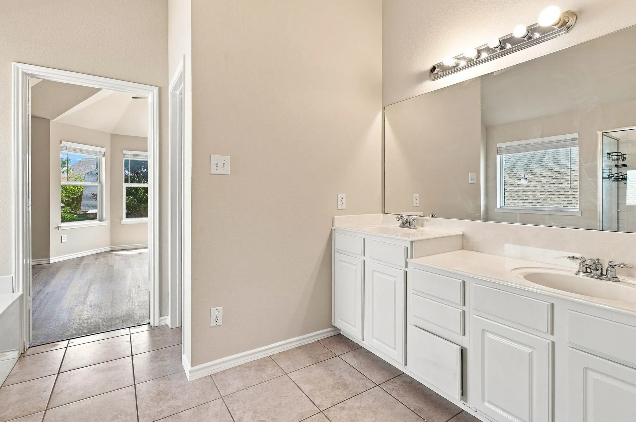 Single Family Residence For Rent in Collin County , 8009 Riverwalk Trail, Mc Kinney, Texas 75070, 4 Bedroom, 3 Bathroom, 2 Garage spaces, 2,260 Sqft, built in 2004, Price $2,500, mls#21350916, Real Estate Agent in Mc Kinney, Homes For Rent in Collin county, Homes For Rent in Mc Kinney, Realtor in Mc Kinney Texas, Real Estate Brokerage Independent Realty Texas, Luminita Cordes Realtor