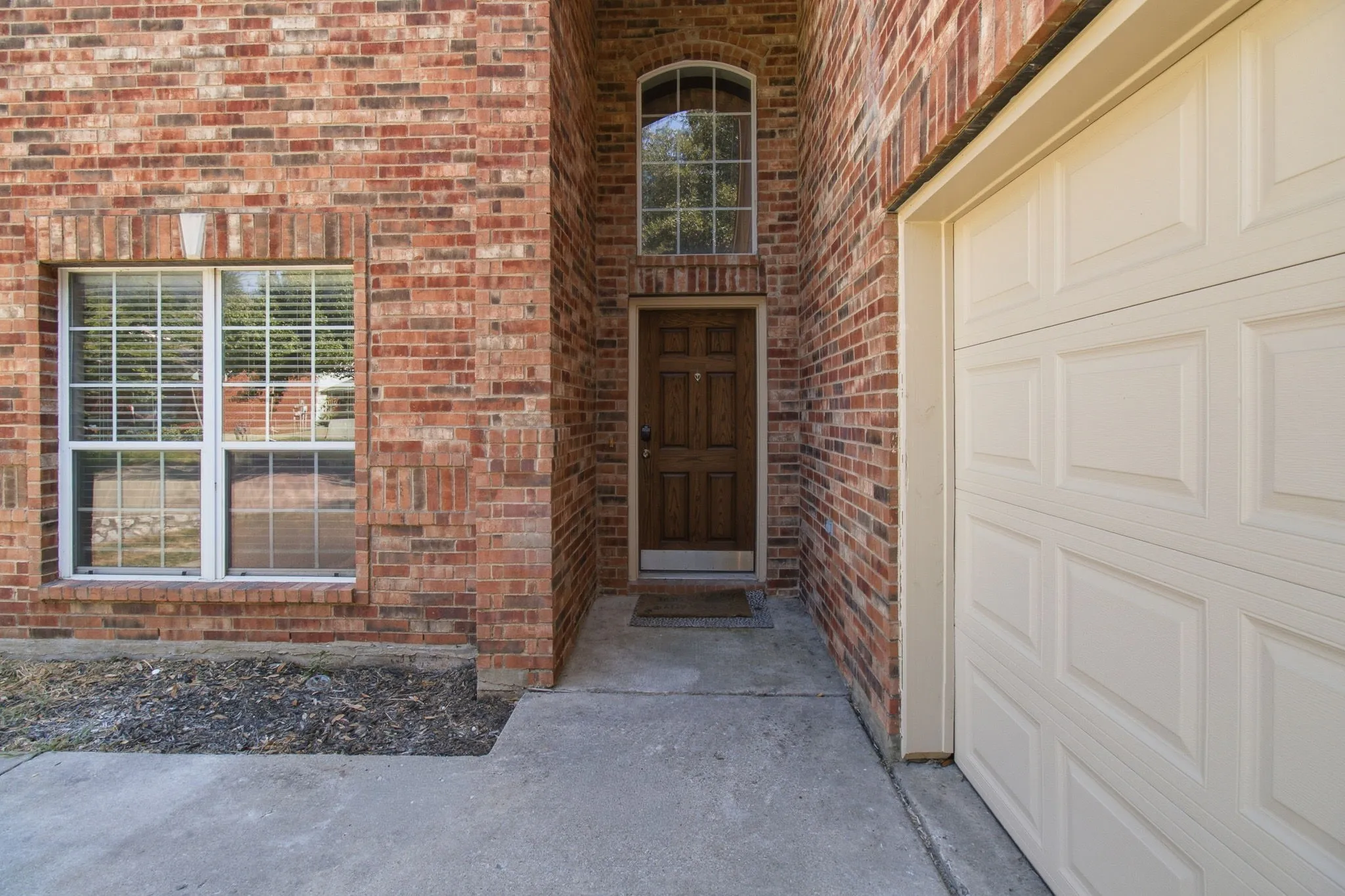 Single Family Residence For Rent in Collin County , 8009 Riverwalk Trail, Mc Kinney, Texas 75070, 4 Bedroom, 3 Bathroom, 2 Garage spaces, 2,260 Sqft, built in 2004, Price $2,500, mls#21350916, Real Estate Agent in Mc Kinney, Homes For Rent in Collin county, Homes For Rent in Mc Kinney, Realtor in Mc Kinney Texas, Real Estate Brokerage Independent Realty Texas, Luminita Cordes Realtor