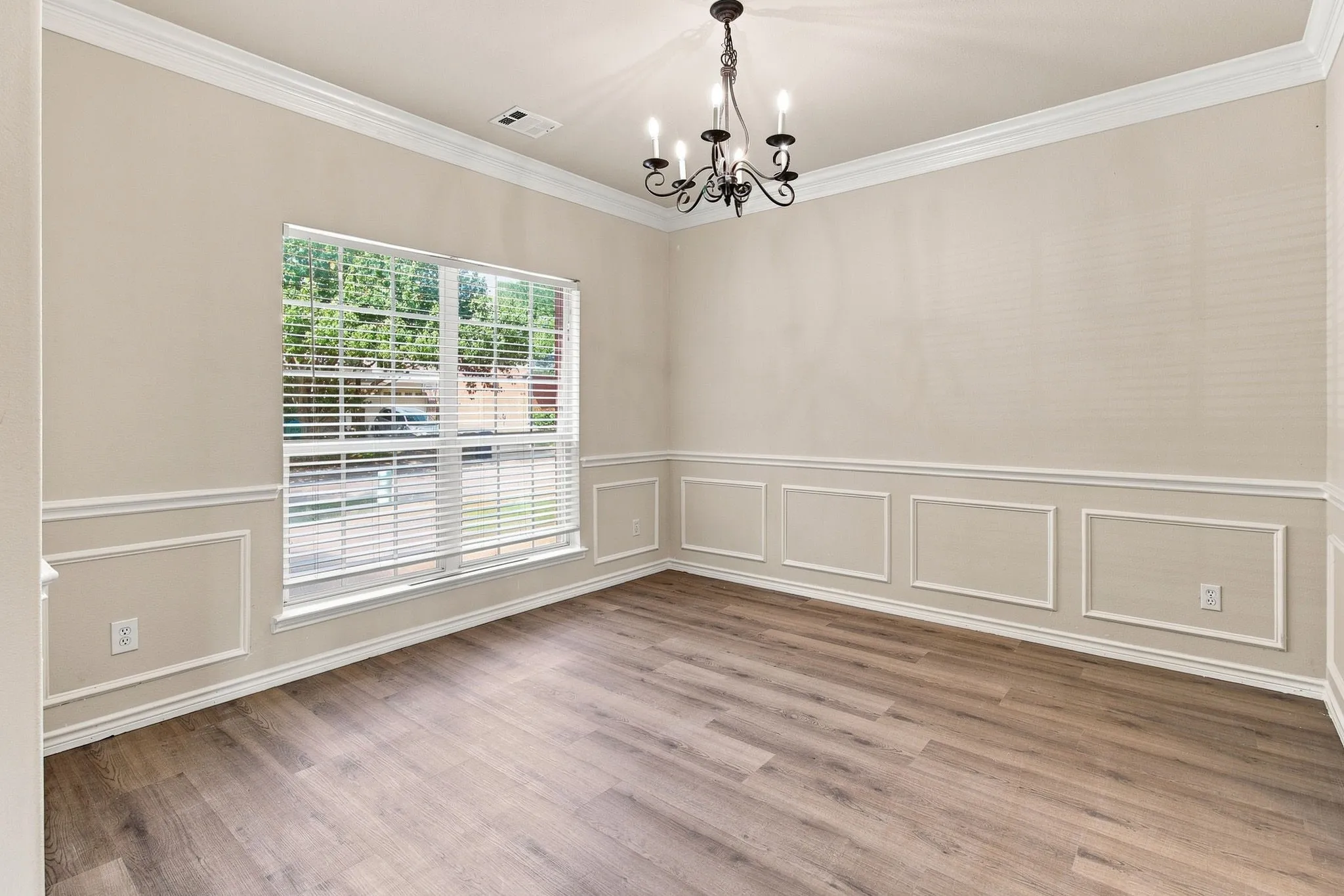 Single Family Residence For Rent in Collin County , 8009 Riverwalk Trail, Mc Kinney, Texas 75070, 4 Bedroom, 3 Bathroom, 2 Garage spaces, 2,260 Sqft, built in 2004, Price $2,500, mls#21350916, Real Estate Agent in Mc Kinney, Homes For Rent in Collin county, Homes For Rent in Mc Kinney, Realtor in Mc Kinney Texas, Real Estate Brokerage Independent Realty Texas, Luminita Cordes Realtor