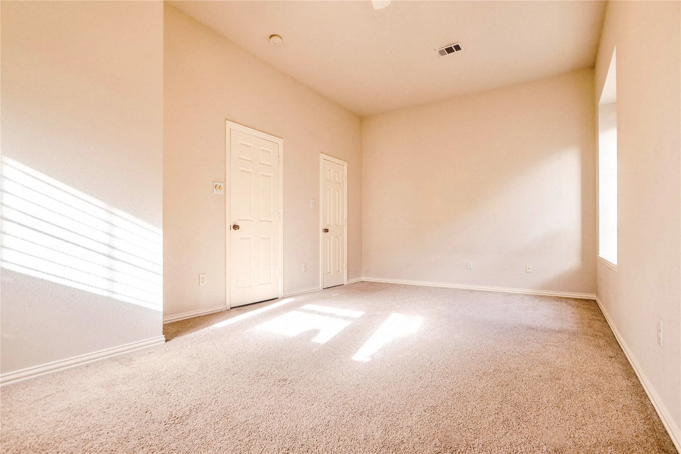 Single Family Residence For Rent in Collin County , 8017 Springmoss Drive, Plano, Texas 75025, 2 Bedroom, 2 Bathroom, 2 Garage spaces, 1,841 Sqft, built in 1998, mls#21350918, Real Estate Agent in Plano, Homes For Rent in Collin county, Homes For Rent in Plano, Realtor in Plano Texas, Real Estate Brokerage Independent Realty Texas, Luminita Cordes Realtor