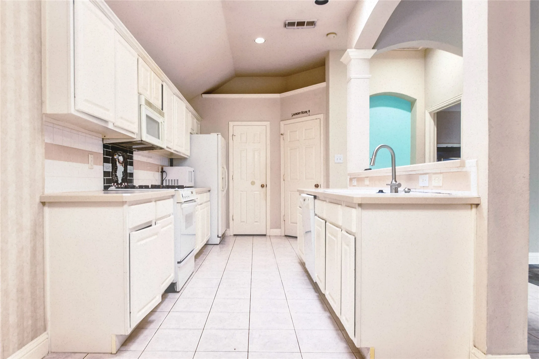 Single Family Residence For Rent in Collin County , 8017 Springmoss Drive, Plano, Texas 75025, 2 Bedroom, 2 Bathroom, 2 Garage spaces, 1,841 Sqft, built in 1998, mls#21350918, Real Estate Agent in Plano, Homes For Rent in Collin county, Homes For Rent in Plano, Realtor in Plano Texas, Real Estate Brokerage Independent Realty Texas, Luminita Cordes Realtor