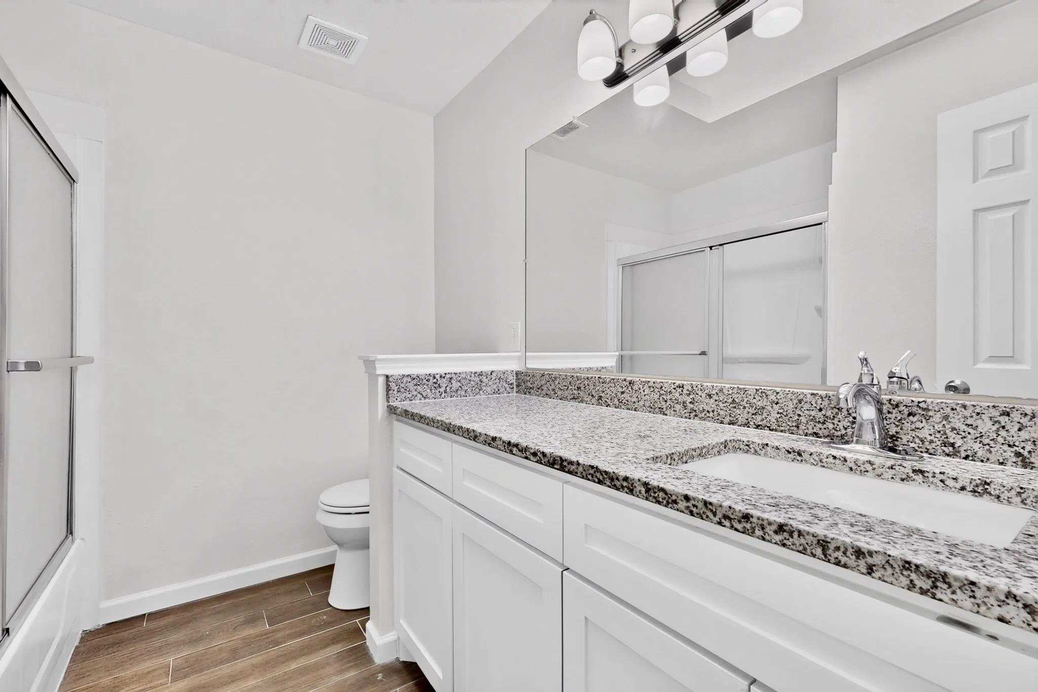 Single Family Residence For Sale in Tarrant County , 5205 Livermore Drive, Arlington, Texas 76017, 3 Bedroom, 2 Bathroom, 2 Garage spaces, 1,430 Sqft, built in 1992, mls#21350515, Real Estate Agent in Arlington, Homes For Sale in Tarrant county, Homes For Sale in Arlington, Realtor in Arlington Texas, Real Estate Brokerage Independent Realty Texas, Luminita Cordes Realtor