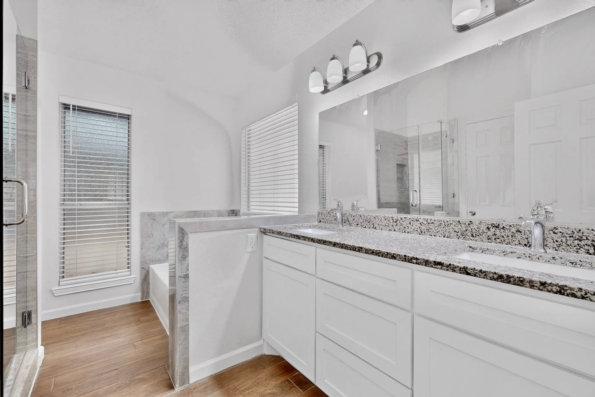 Single Family Residence For Sale in Tarrant County , 5205 Livermore Drive, Arlington, Texas 76017, 3 Bedroom, 2 Bathroom, 2 Garage spaces, 1,430 Sqft, built in 1992, mls#21350515, Real Estate Agent in Arlington, Homes For Sale in Tarrant county, Homes For Sale in Arlington, Realtor in Arlington Texas, Real Estate Brokerage Independent Realty Texas, Luminita Cordes Realtor