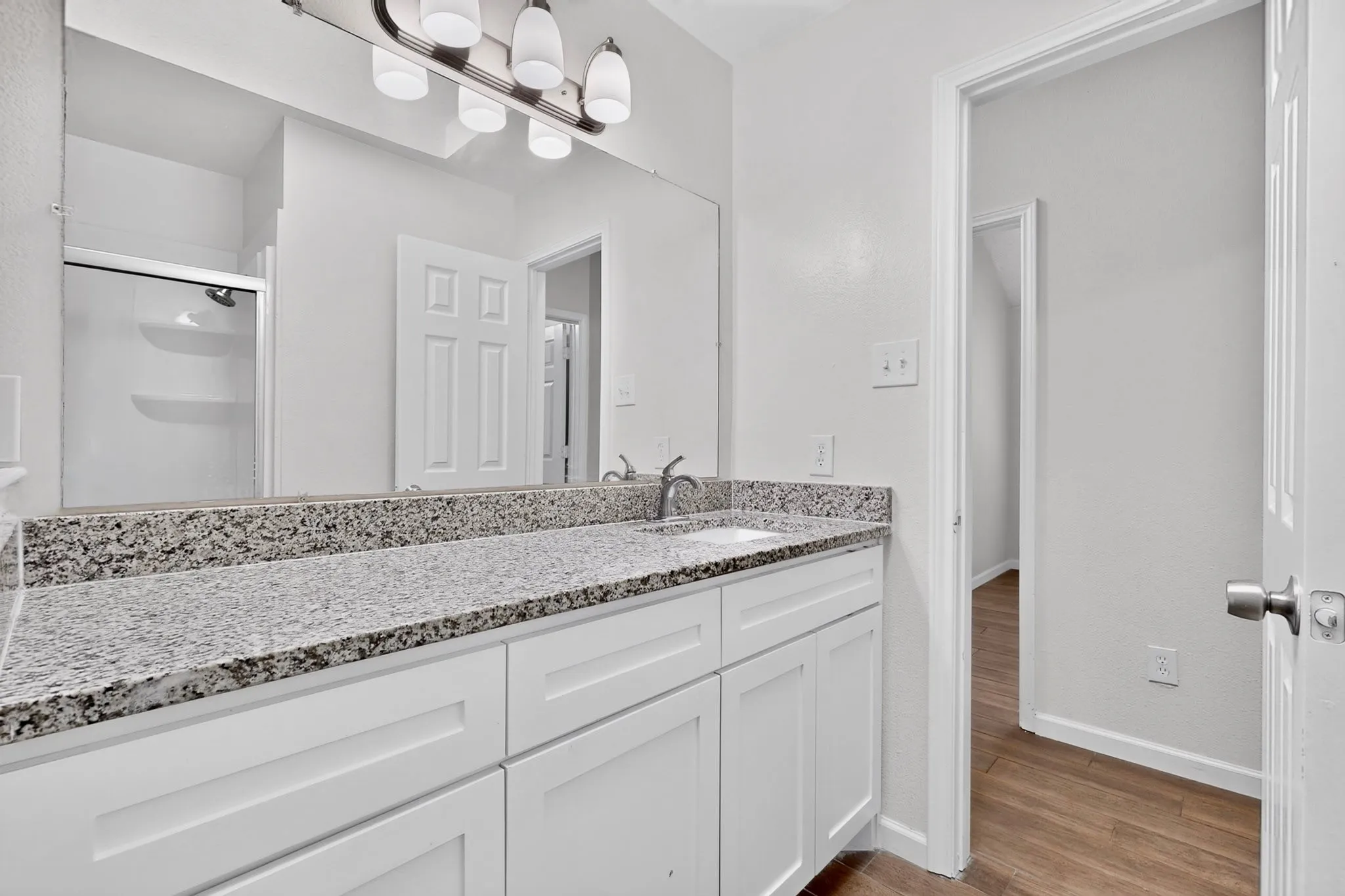 Single Family Residence For Sale in Tarrant County , 5205 Livermore Drive, Arlington, Texas 76017, 3 Bedroom, 2 Bathroom, 2 Garage spaces, 1,430 Sqft, built in 1992, mls#21350515, Real Estate Agent in Arlington, Homes For Sale in Tarrant county, Homes For Sale in Arlington, Realtor in Arlington Texas, Real Estate Brokerage Independent Realty Texas, Luminita Cordes Realtor