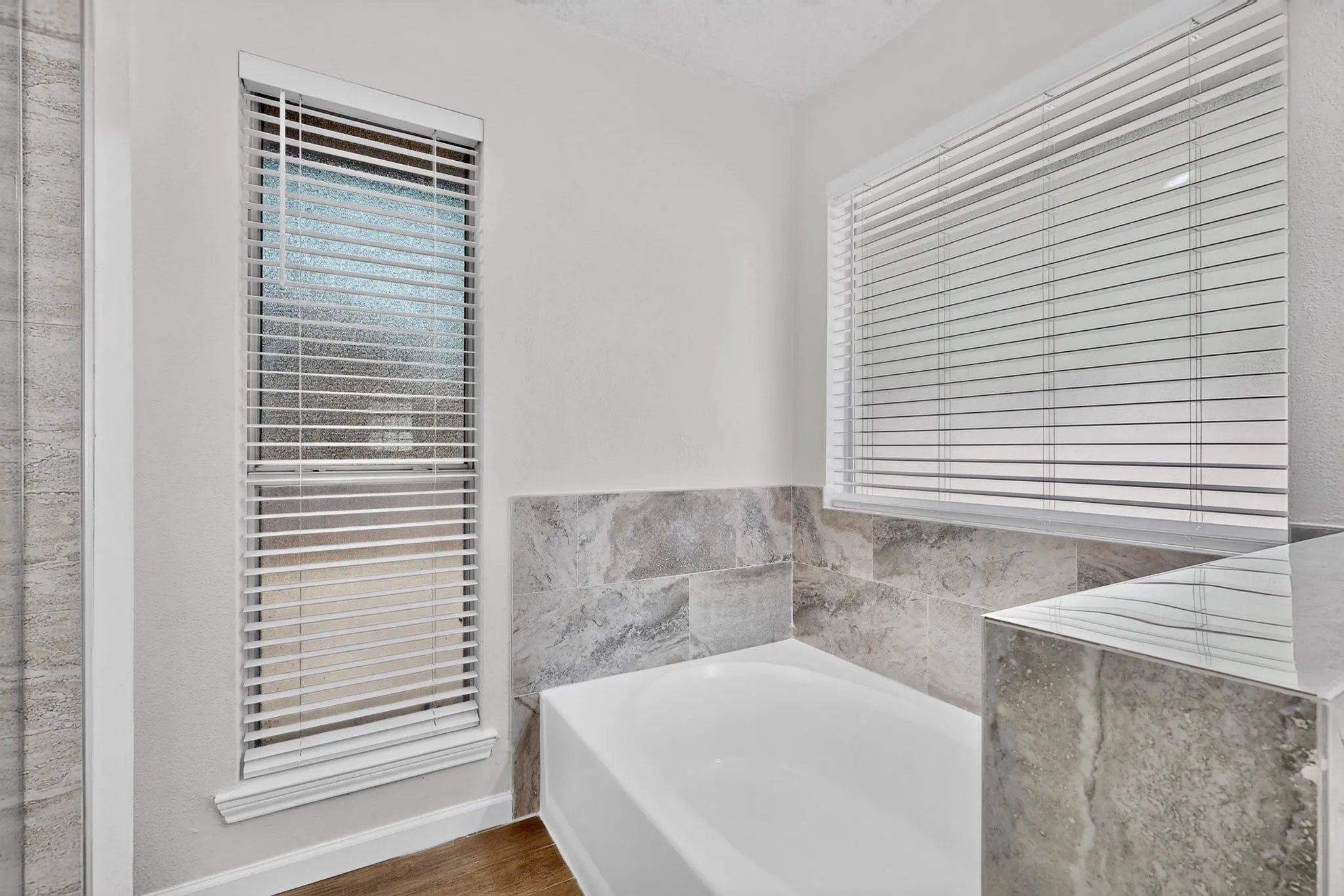 Single Family Residence For Sale in Tarrant County , 5205 Livermore Drive, Arlington, Texas 76017, 3 Bedroom, 2 Bathroom, 2 Garage spaces, 1,430 Sqft, built in 1992, mls#21350515, Real Estate Agent in Arlington, Homes For Sale in Tarrant county, Homes For Sale in Arlington, Realtor in Arlington Texas, Real Estate Brokerage Independent Realty Texas, Luminita Cordes Realtor