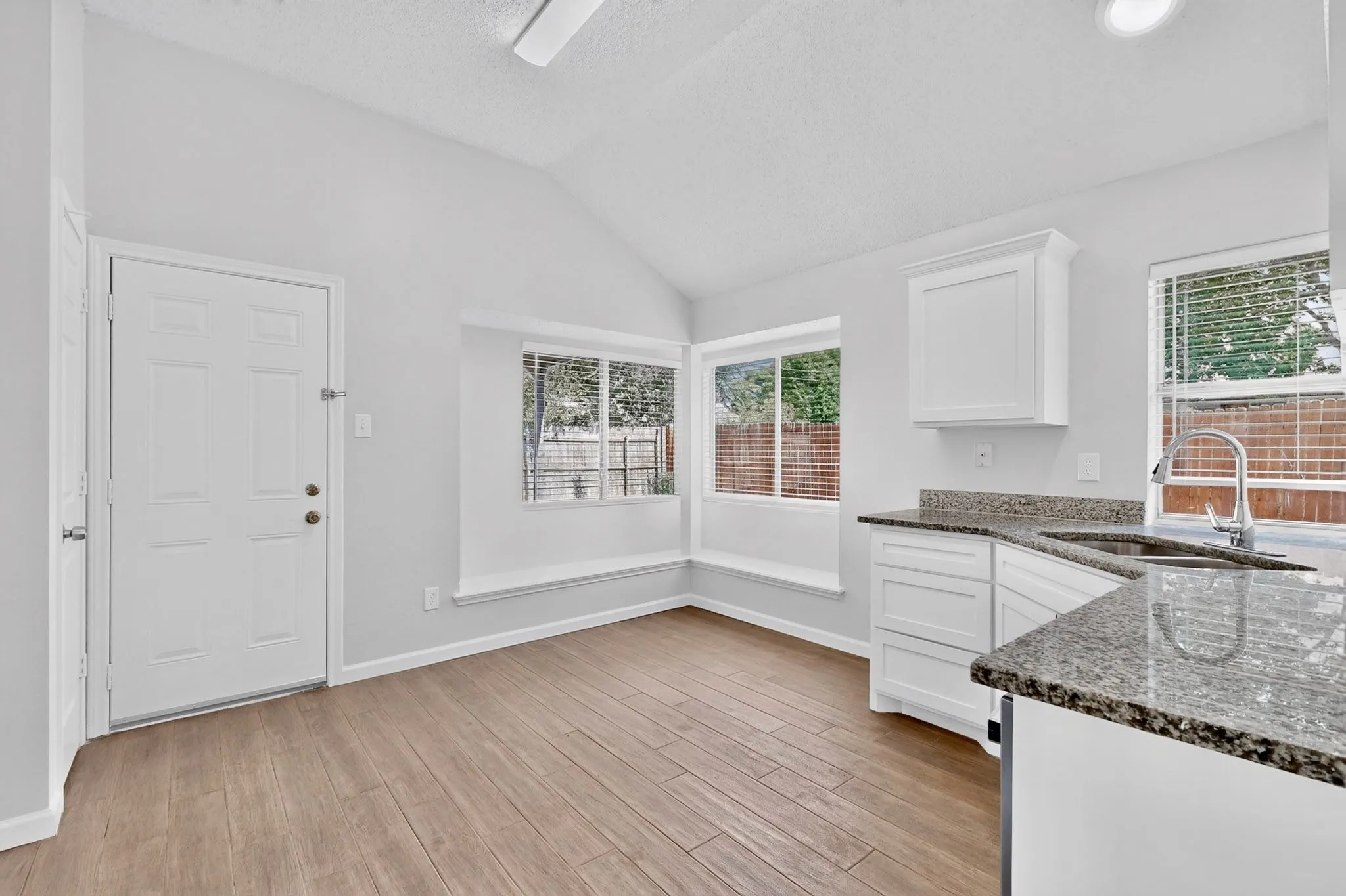 Single Family Residence For Sale in Tarrant County , 5205 Livermore Drive, Arlington, Texas 76017, 3 Bedroom, 2 Bathroom, 2 Garage spaces, 1,430 Sqft, built in 1992, mls#21350515, Real Estate Agent in Arlington, Homes For Sale in Tarrant county, Homes For Sale in Arlington, Realtor in Arlington Texas, Real Estate Brokerage Independent Realty Texas, Luminita Cordes Realtor
