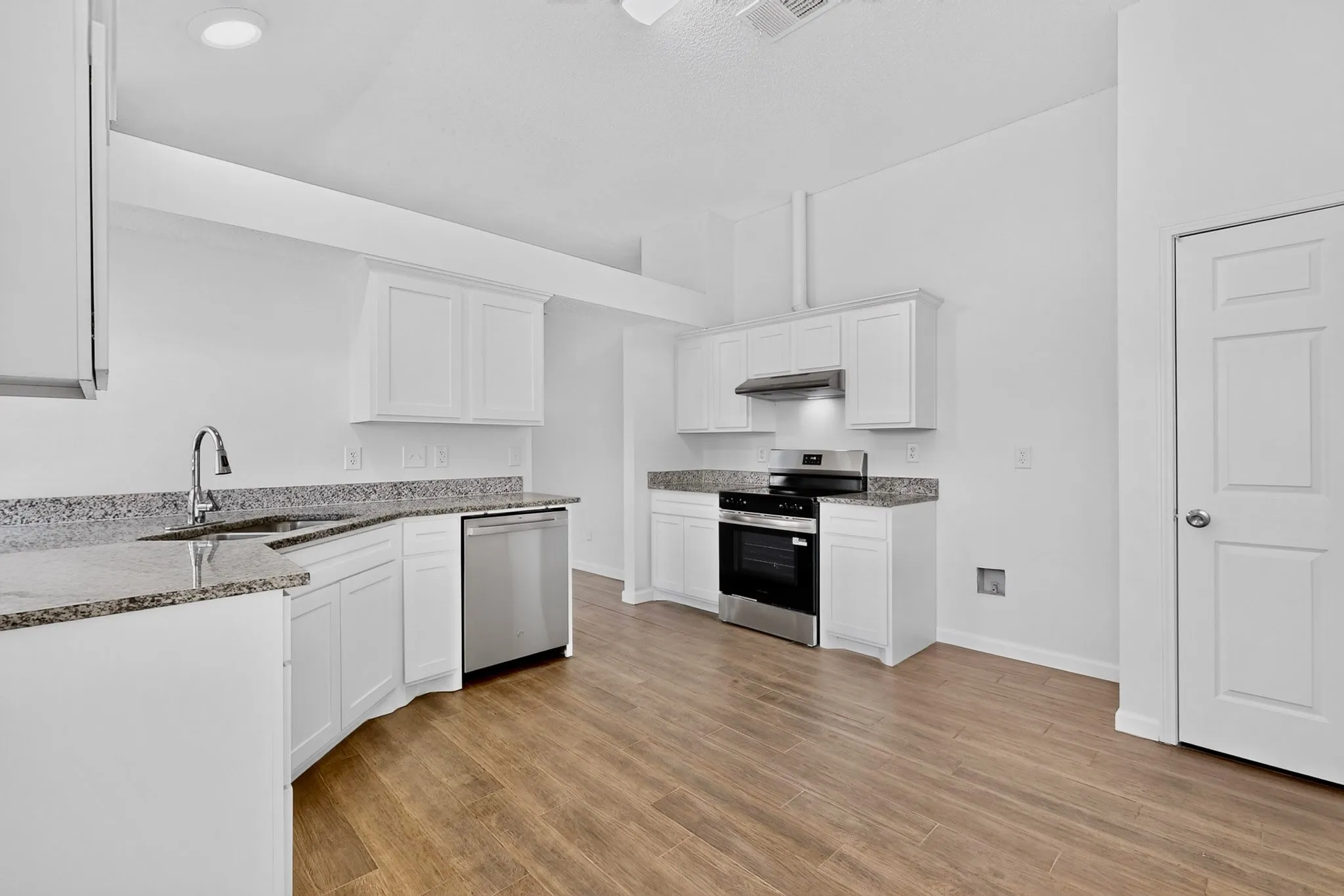 Single Family Residence For Sale in Tarrant County , 5205 Livermore Drive, Arlington, Texas 76017, 3 Bedroom, 2 Bathroom, 2 Garage spaces, 1,430 Sqft, built in 1992, mls#21350515, Real Estate Agent in Arlington, Homes For Sale in Tarrant county, Homes For Sale in Arlington, Realtor in Arlington Texas, Real Estate Brokerage Independent Realty Texas, Luminita Cordes Realtor