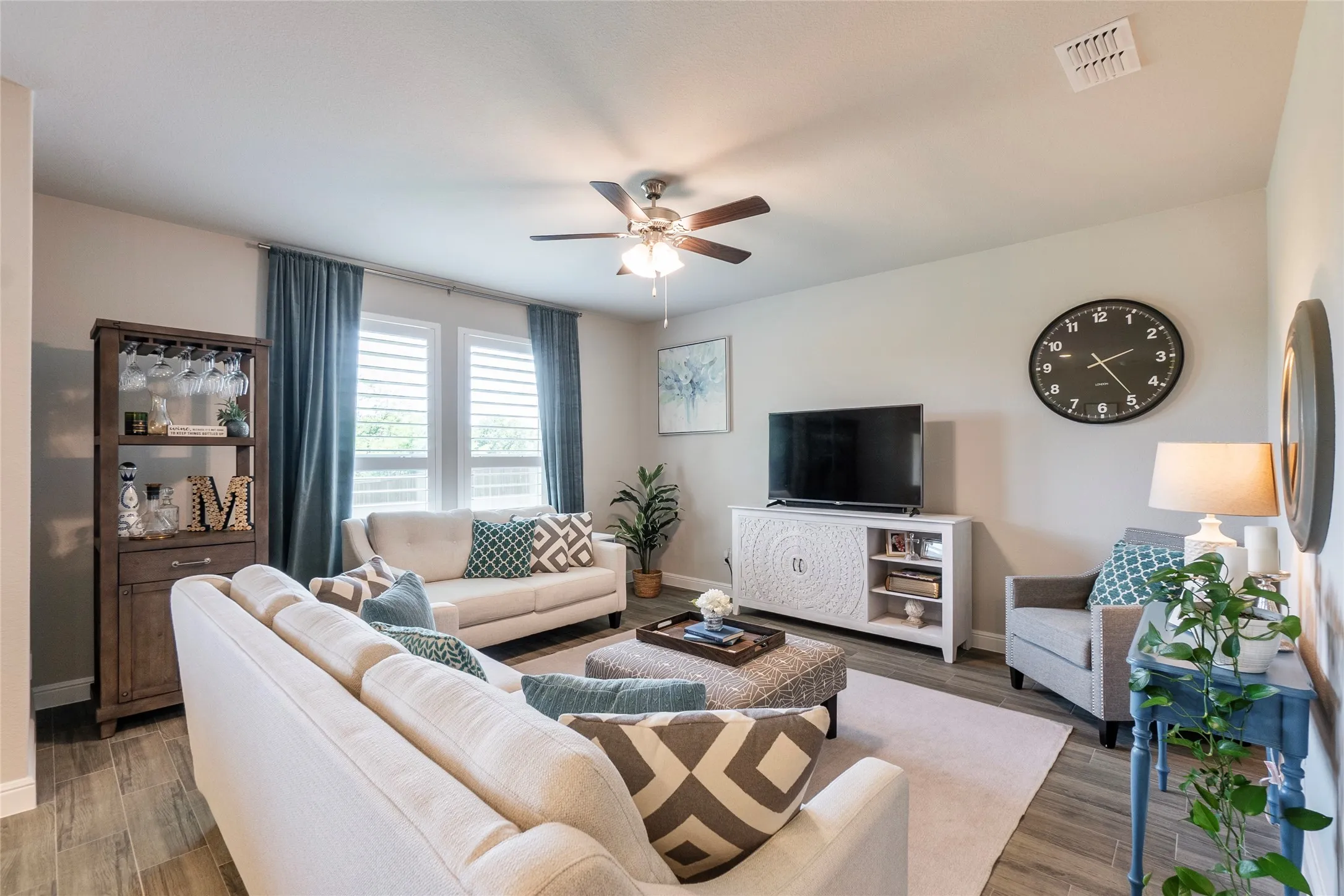 Cozy living area or family room to enjoy