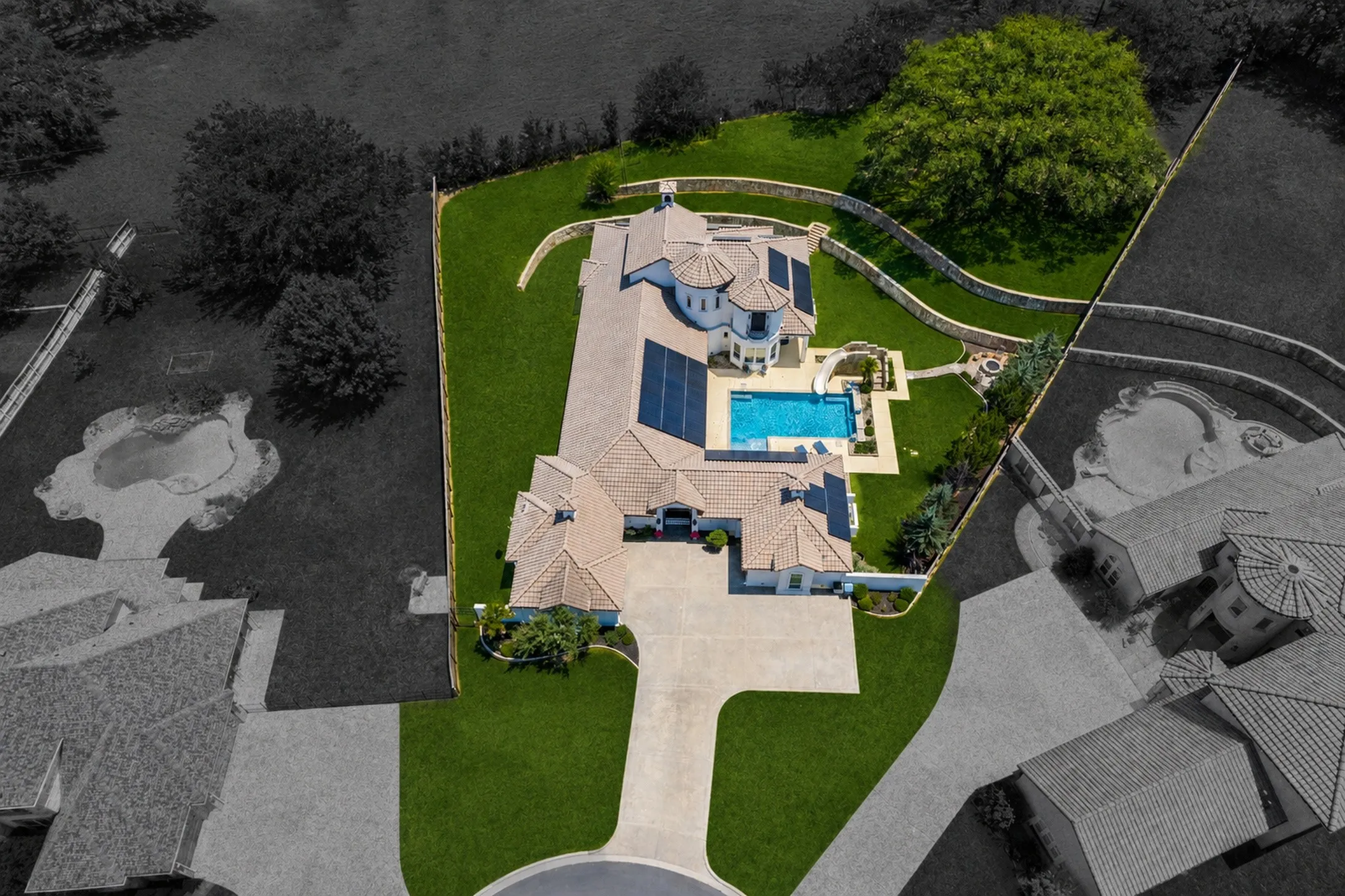 Single Family Residence For Sale in Parker County , 203 Links Court, Aledo, Texas 76008, 5 Bedroom, 6 Bathroom, 3 Garage spaces, 4,585 Sqft, built in 2013, mls#21348912, Real Estate Agent in Aledo, Homes For Sale in Parker county, Homes For Sale in Aledo, Realtor in Aledo Texas, Real Estate Brokerage Independent Realty Texas, Luminita Cordes Realtor