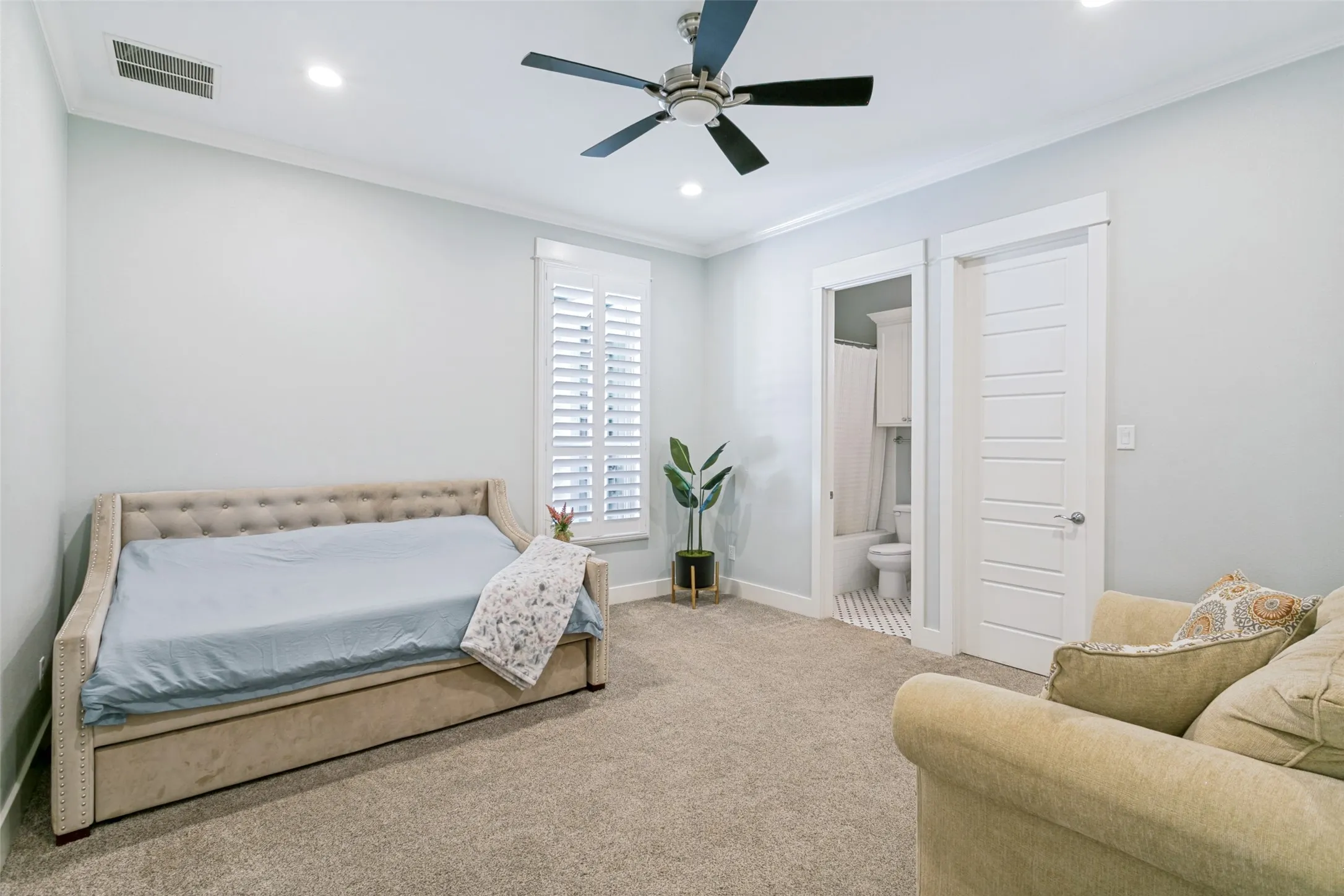 Single Family Residence For Sale in Parker County , 203 Links Court, Aledo, Texas 76008, 5 Bedroom, 6 Bathroom, 3 Garage spaces, 4,585 Sqft, built in 2013, mls#21348912, Real Estate Agent in Aledo, Homes For Sale in Parker county, Homes For Sale in Aledo, Realtor in Aledo Texas, Real Estate Brokerage Independent Realty Texas, Luminita Cordes Realtor