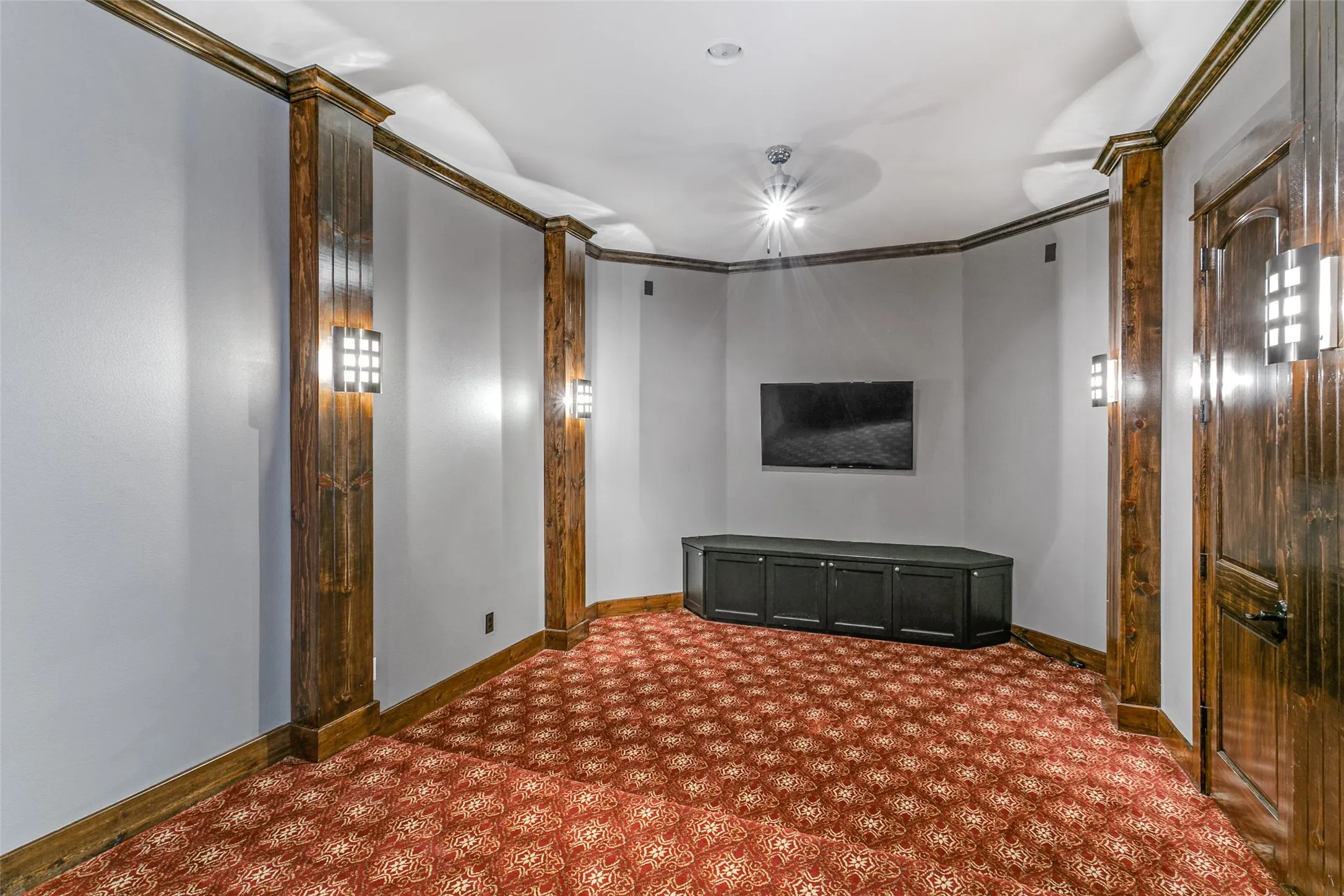 Single Family Residence For Sale in Parker County , 203 Links Court, Aledo, Texas 76008, 5 Bedroom, 6 Bathroom, 3 Garage spaces, 4,585 Sqft, built in 2013, mls#21348912, Real Estate Agent in Aledo, Homes For Sale in Parker county, Homes For Sale in Aledo, Realtor in Aledo Texas, Real Estate Brokerage Independent Realty Texas, Luminita Cordes Realtor