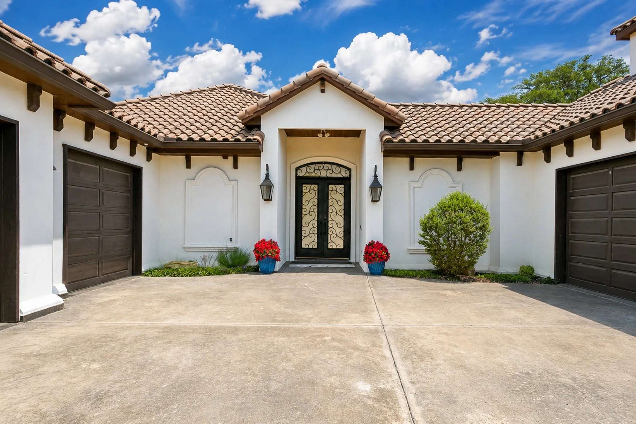 Single Family Residence For Sale in Parker County , 203 Links Court, Aledo, Texas 76008, 5 Bedroom, 6 Bathroom, 3 Garage spaces, 4,585 Sqft, built in 2013, mls#21348912, Real Estate Agent in Aledo, Homes For Sale in Parker county, Homes For Sale in Aledo, Realtor in Aledo Texas, Real Estate Brokerage Independent Realty Texas, Luminita Cordes Realtor