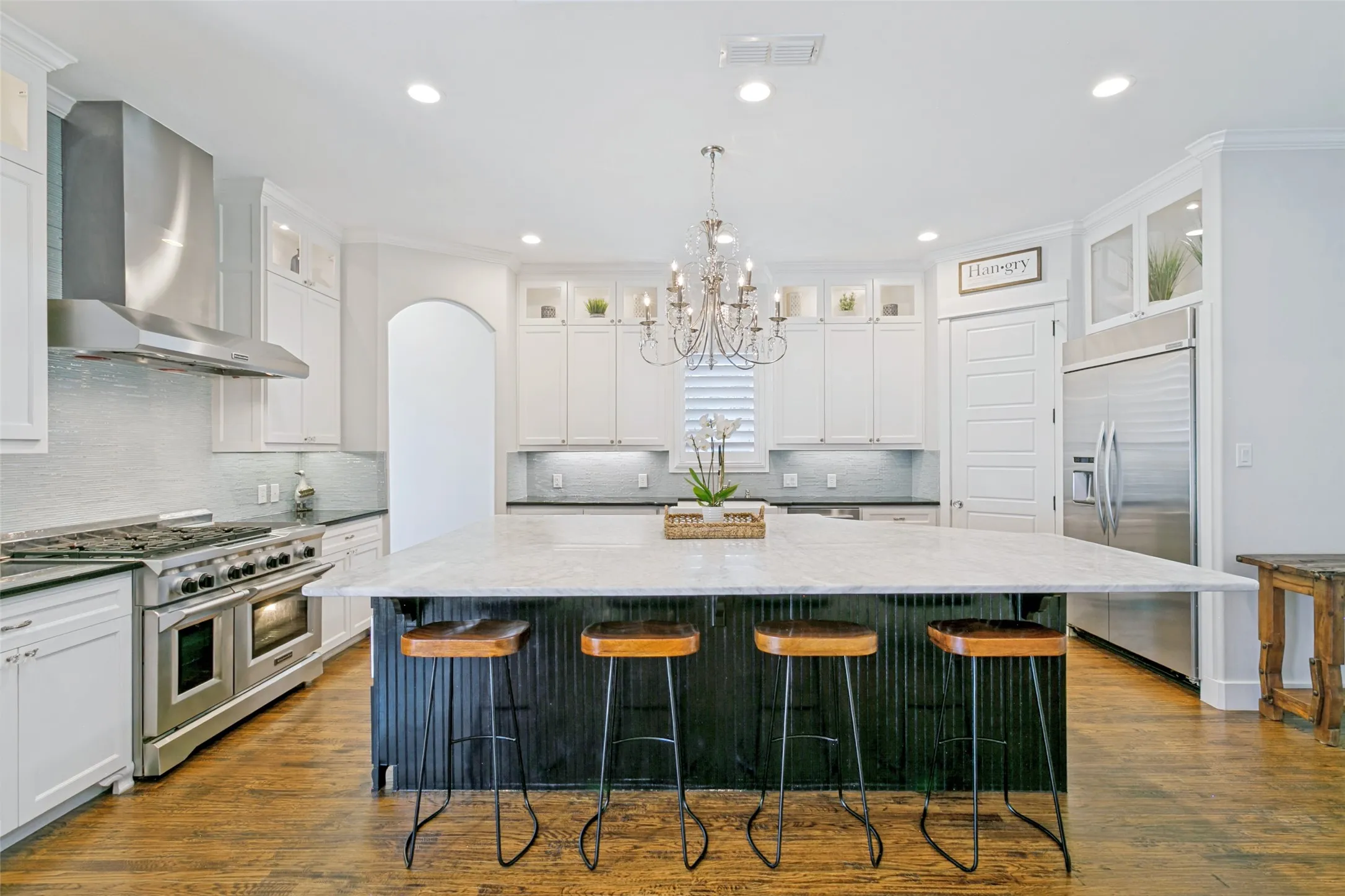Single Family Residence For Sale in Parker County , 203 Links Court, Aledo, Texas 76008, 5 Bedroom, 6 Bathroom, 3 Garage spaces, 4,585 Sqft, built in 2013, mls#21348912, Real Estate Agent in Aledo, Homes For Sale in Parker county, Homes For Sale in Aledo, Realtor in Aledo Texas, Real Estate Brokerage Independent Realty Texas, Luminita Cordes Realtor