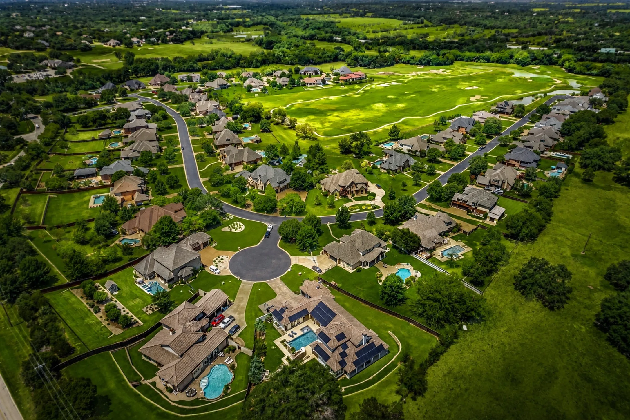 Single Family Residence For Sale in Parker County , 203 Links Court, Aledo, Texas 76008, 5 Bedroom, 6 Bathroom, 3 Garage spaces, 4,585 Sqft, built in 2013, mls#21348912, Real Estate Agent in Aledo, Homes For Sale in Parker county, Homes For Sale in Aledo, Realtor in Aledo Texas, Real Estate Brokerage Independent Realty Texas, Luminita Cordes Realtor