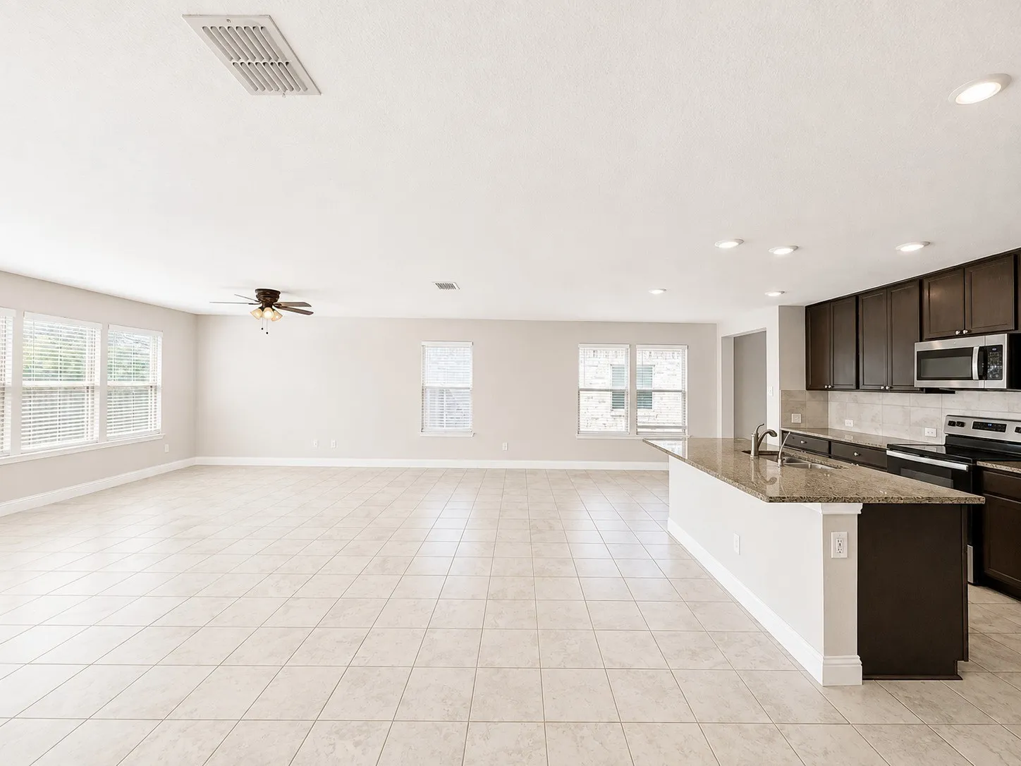 Single Family Residence For Rent in Denton County , 2605 Wesley Avenue, Aubrey, Texas 76227, 4 Bedroom, 2 Bathroom, 2 Garage spaces, 2,118 Sqft, built in 2020, mls#21350928, Real Estate Agent in Aubrey, Homes For Rent in Denton county, Homes For Rent in Aubrey, Realtor in Aubrey Texas, Real Estate Brokerage Independent Realty Texas, Luminita Cordes Realtor