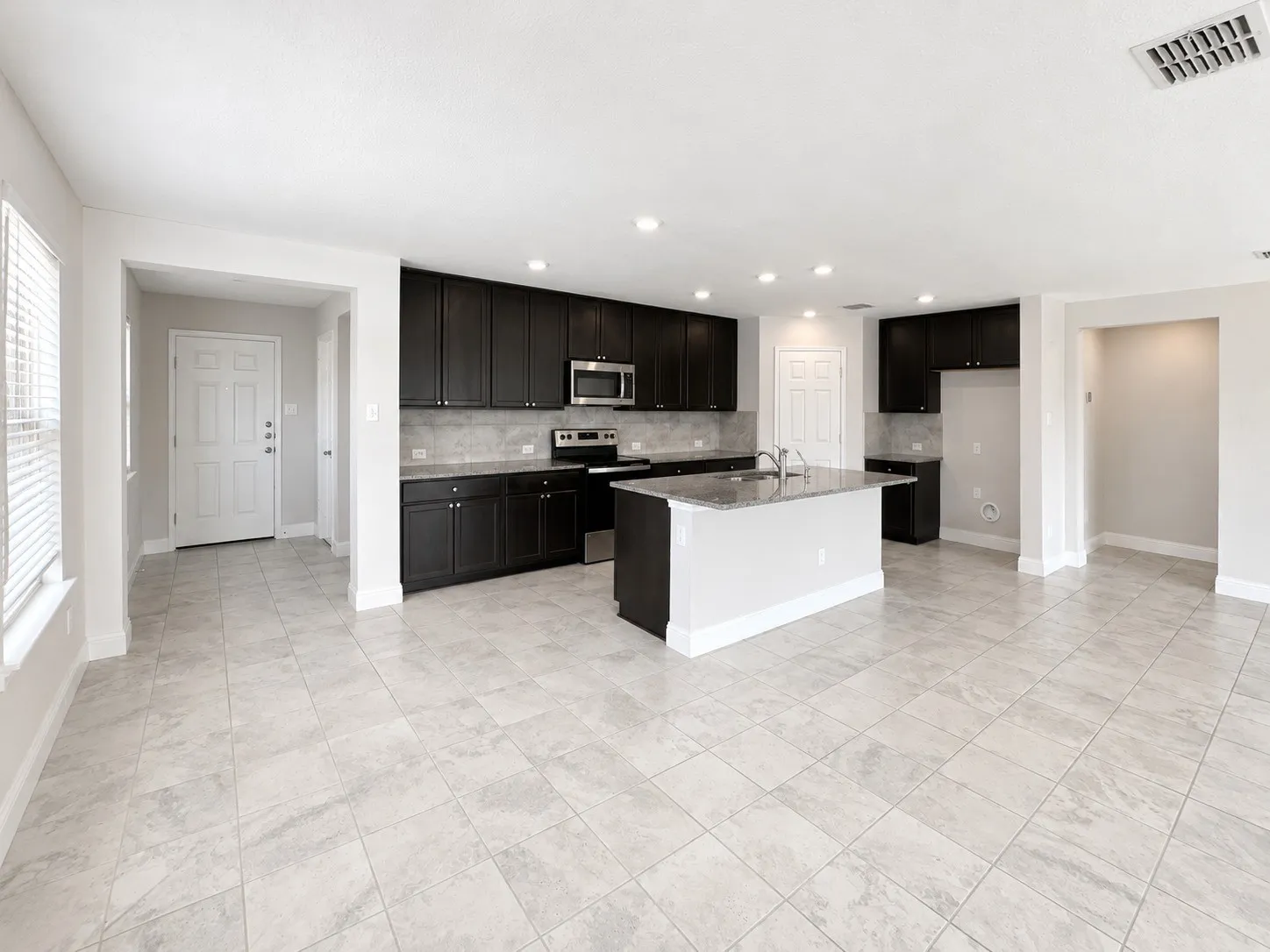 Single Family Residence For Rent in Denton County , 2605 Wesley Avenue, Aubrey, Texas 76227, 4 Bedroom, 2 Bathroom, 2 Garage spaces, 2,118 Sqft, built in 2020, mls#21350928, Real Estate Agent in Aubrey, Homes For Rent in Denton county, Homes For Rent in Aubrey, Realtor in Aubrey Texas, Real Estate Brokerage Independent Realty Texas, Luminita Cordes Realtor