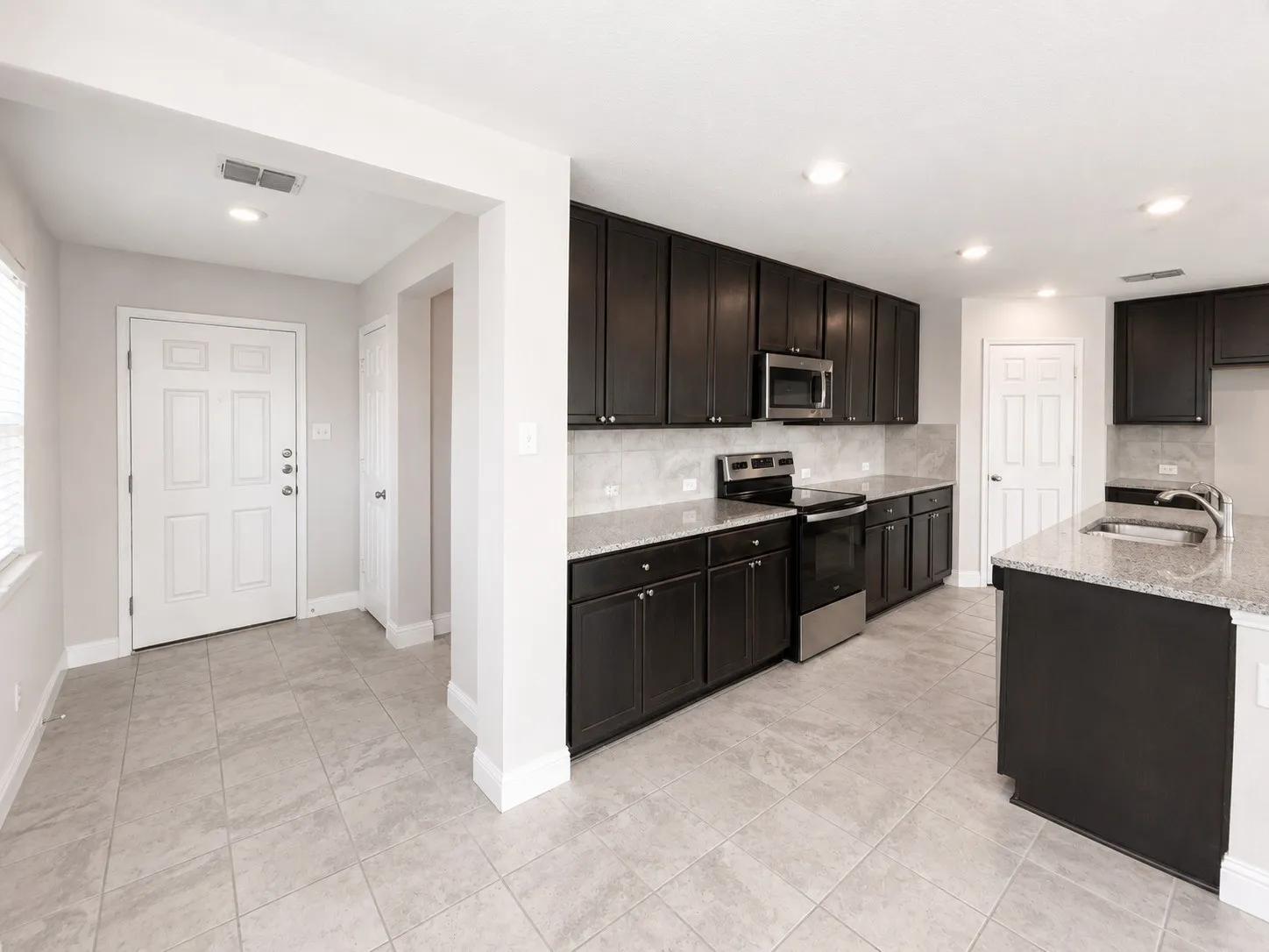 Single Family Residence For Rent in Denton County , 2605 Wesley Avenue, Aubrey, Texas 76227, 4 Bedroom, 2 Bathroom, 2 Garage spaces, 2,118 Sqft, built in 2020, mls#21350928, Real Estate Agent in Aubrey, Homes For Rent in Denton county, Homes For Rent in Aubrey, Realtor in Aubrey Texas, Real Estate Brokerage Independent Realty Texas, Luminita Cordes Realtor