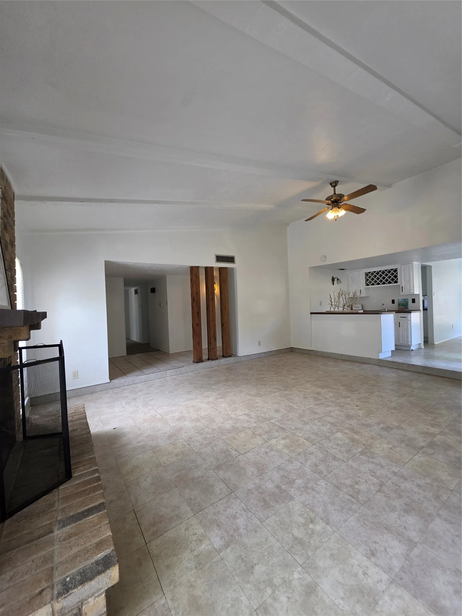 Single Family Residence For Rent in Collin County , 1603 California Trail, Plano, Texas 75023, 3 Bedroom, 2 Bathroom, 2 Garage spaces, 1,910 Sqft, built in 1977, mls#21350920, Real Estate Agent in Plano, Homes For Rent in Collin county, Homes For Rent in Plano, Realtor in Plano Texas, Real Estate Brokerage Independent Realty Texas, Luminita Cordes Realtor