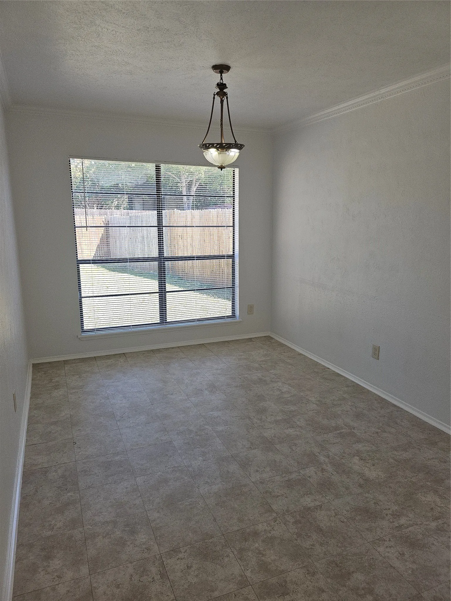 Single Family Residence For Rent in Collin County , 1603 California Trail, Plano, Texas 75023, 3 Bedroom, 2 Bathroom, 2 Garage spaces, 1,910 Sqft, built in 1977, mls#21350920, Real Estate Agent in Plano, Homes For Rent in Collin county, Homes For Rent in Plano, Realtor in Plano Texas, Real Estate Brokerage Independent Realty Texas, Luminita Cordes Realtor