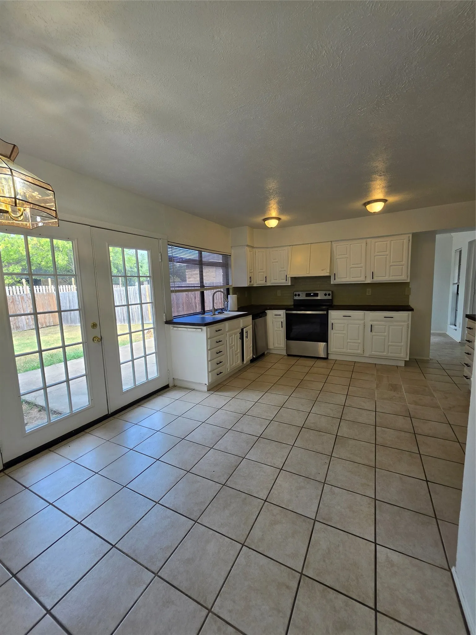 Single Family Residence For Rent in Collin County , 1603 California Trail, Plano, Texas 75023, 3 Bedroom, 2 Bathroom, 2 Garage spaces, 1,910 Sqft, built in 1977, mls#21350920, Real Estate Agent in Plano, Homes For Rent in Collin county, Homes For Rent in Plano, Realtor in Plano Texas, Real Estate Brokerage Independent Realty Texas, Luminita Cordes Realtor