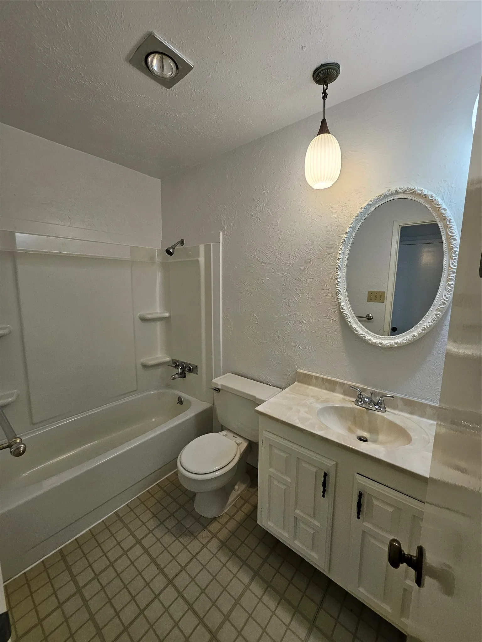 Single Family Residence For Rent in Collin County , 1603 California Trail, Plano, Texas 75023, 3 Bedroom, 2 Bathroom, 2 Garage spaces, 1,910 Sqft, built in 1977, mls#21350920, Real Estate Agent in Plano, Homes For Rent in Collin county, Homes For Rent in Plano, Realtor in Plano Texas, Real Estate Brokerage Independent Realty Texas, Luminita Cordes Realtor