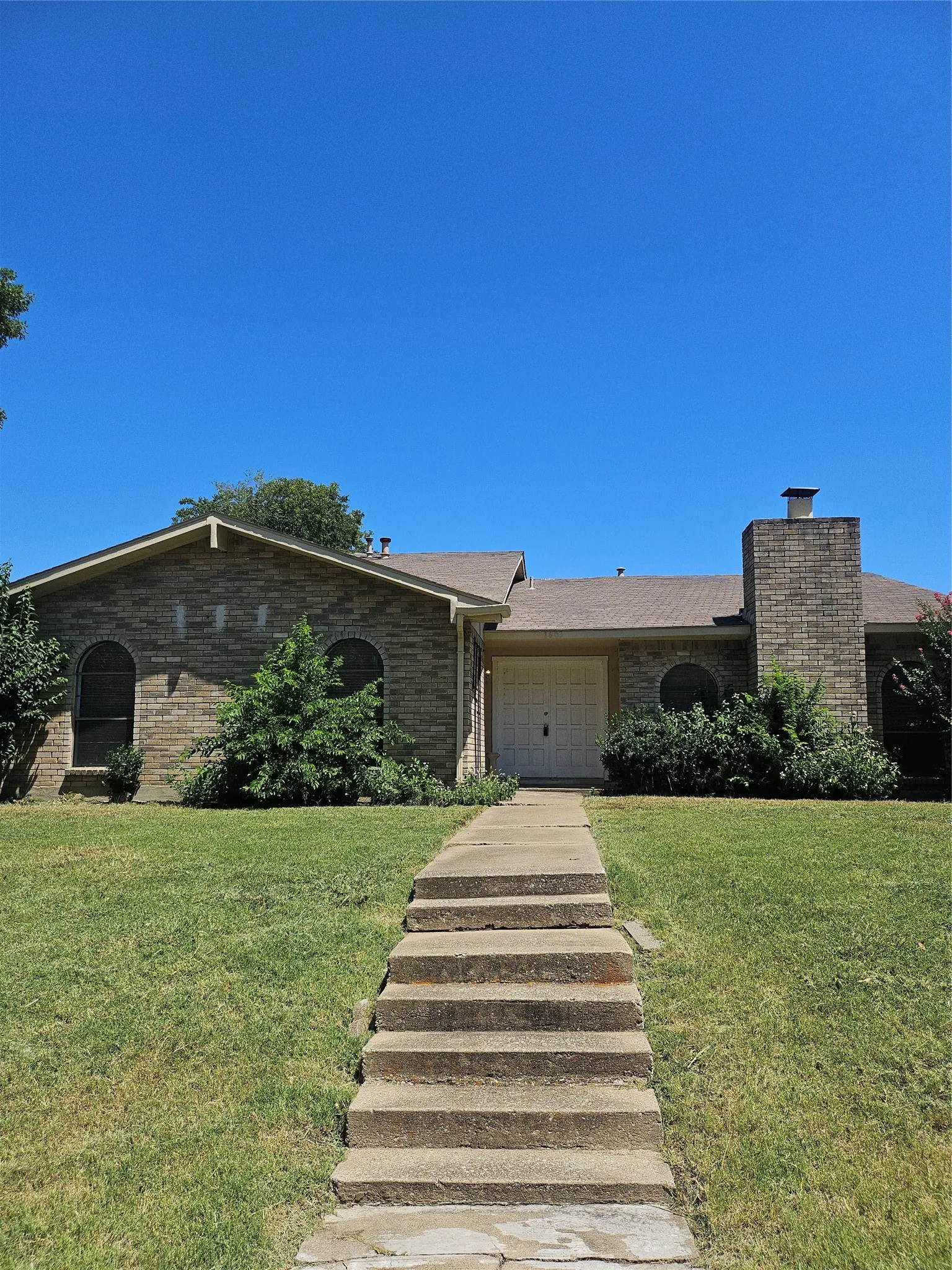 Single Family Residence For Rent in Collin County , 1603 California Trail, Plano, Texas 75023, 3 Bedroom, 2 Bathroom, 2 Garage spaces, 1,910 Sqft, built in 1977, mls#21350920, Real Estate Agent in Plano, Homes For Rent in Collin county, Homes For Rent in Plano, Realtor in Plano Texas, Real Estate Brokerage Independent Realty Texas, Luminita Cordes Realtor