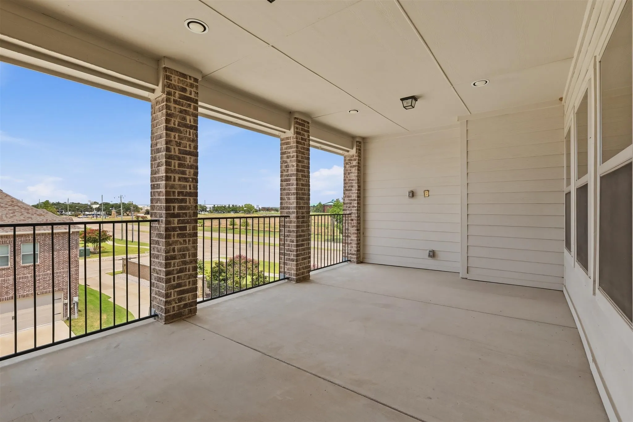 Townhouse For Sale in Dallas County , 1587 Wittington Place, Farmers Branch, Texas 75234, 3 Bedroom, 4 Bathroom, 2 Garage spaces, 1,996 Sqft, built in 2019, mls#21347912, Real Estate Agent in Farmers Branch, Homes For Sale in Dallas county, Homes For Sale in Farmers Branch, Realtor in Farmers Branch Texas, Real Estate Brokerage Independent Realty Texas, Luminita Cordes Realtor