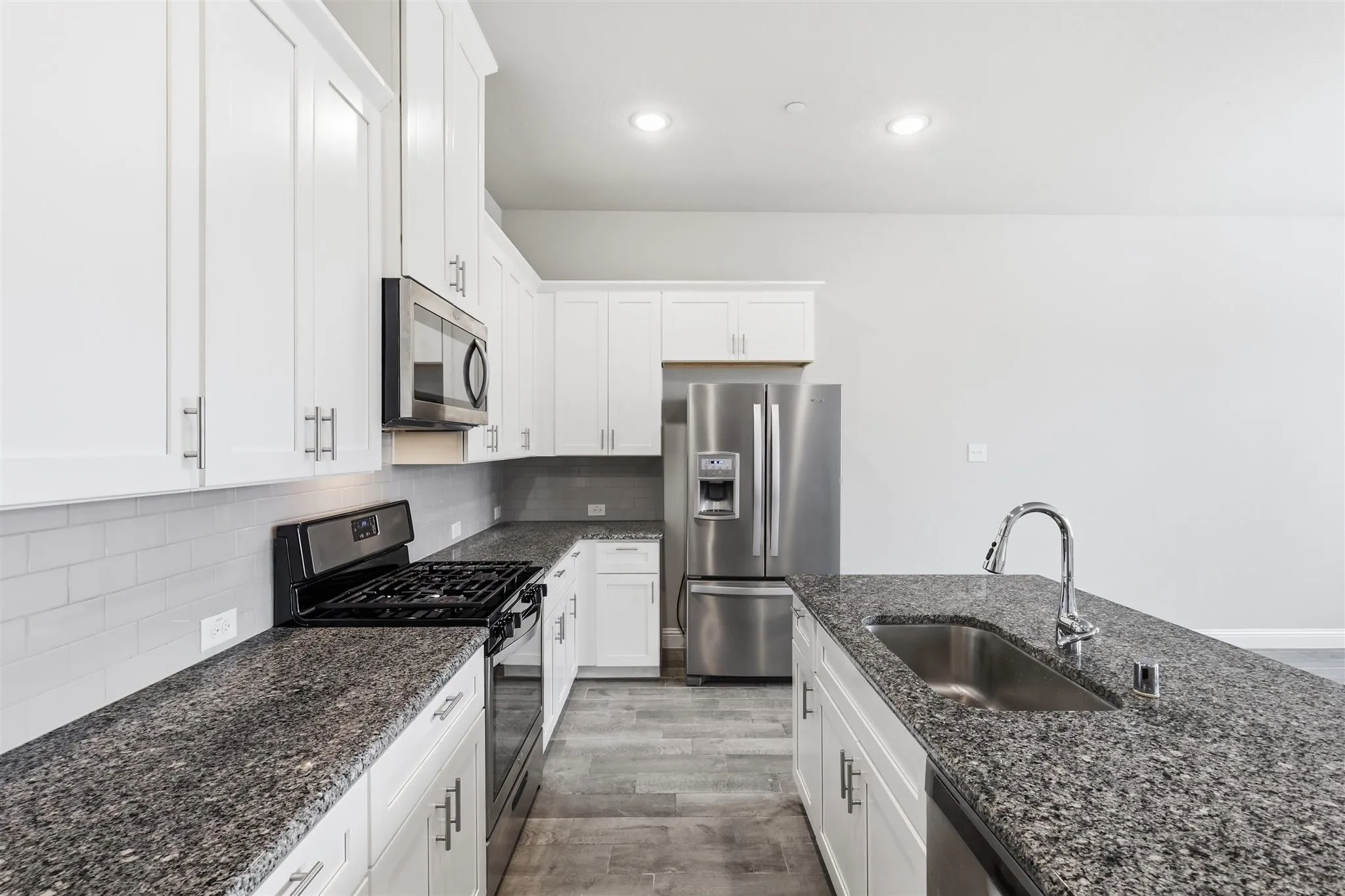 Townhouse For Sale in Dallas County , 1587 Wittington Place, Farmers Branch, Texas 75234, 3 Bedroom, 4 Bathroom, 2 Garage spaces, 1,996 Sqft, built in 2019, mls#21347912, Real Estate Agent in Farmers Branch, Homes For Sale in Dallas county, Homes For Sale in Farmers Branch, Realtor in Farmers Branch Texas, Real Estate Brokerage Independent Realty Texas, Luminita Cordes Realtor