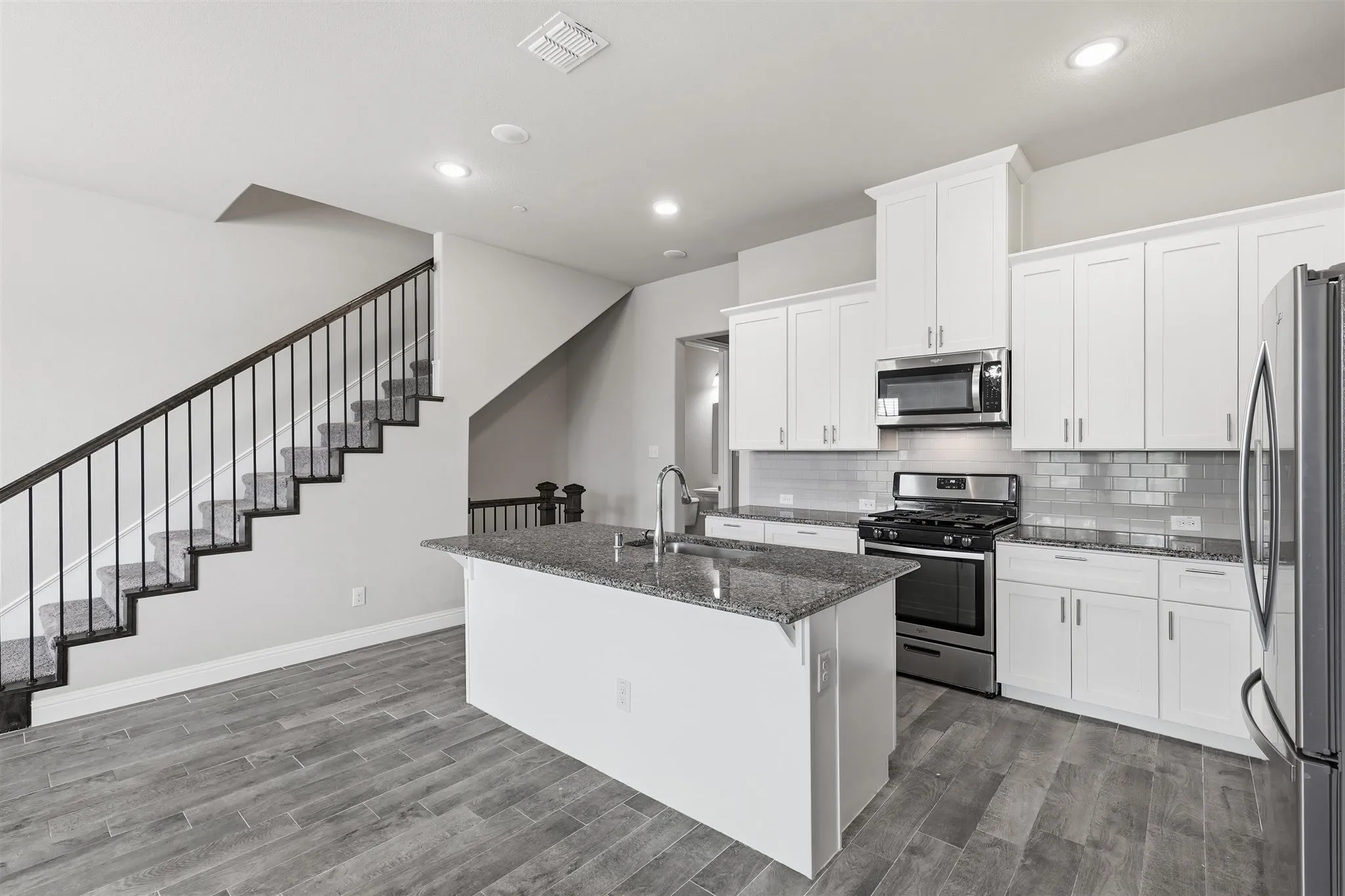 Townhouse For Sale in Dallas County , 1587 Wittington Place, Farmers Branch, Texas 75234, 3 Bedroom, 4 Bathroom, 2 Garage spaces, 1,996 Sqft, built in 2019, mls#21347912, Real Estate Agent in Farmers Branch, Homes For Sale in Dallas county, Homes For Sale in Farmers Branch, Realtor in Farmers Branch Texas, Real Estate Brokerage Independent Realty Texas, Luminita Cordes Realtor