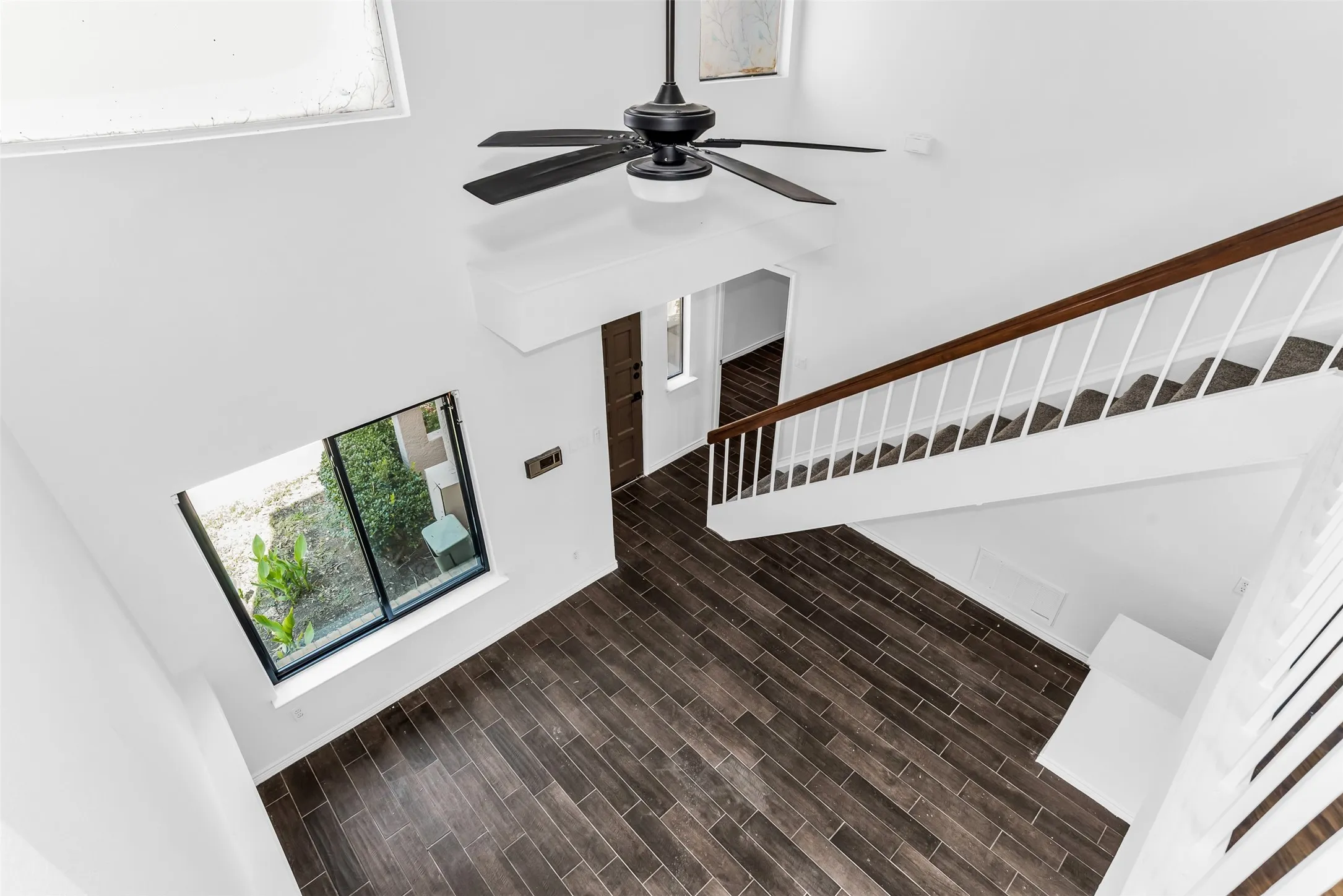 Condominium For Sale in Dallas County , 525 Ranch Trail 146, Irving, Texas 75063, 2 Bedroom, 2 Bathroom, 1 Garage spaces, 1,415 Sqft, built in 1985, mls#21348531, Real Estate Agent in Irving, Homes For Sale in Dallas county, Homes For Sale in Irving, Realtor in Irving Texas, Real Estate Brokerage Independent Realty Texas, Luminita Cordes Realtor