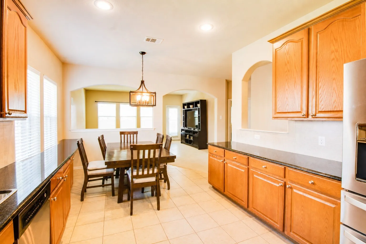 Single Family Residence For Sale in Denton County , 5005 Spyglass Hill Lane, Denton, Texas 76208, 4 Bedroom, 3 Bathroom, 2 Garage spaces, 2,729 Sqft, built in 2008, mls#21349690, Real Estate Agent in Denton, Homes For Sale in Denton county, Homes For Sale in Denton, Realtor in Denton Texas, Real Estate Brokerage Independent Realty Texas, Luminita Cordes Realtor
