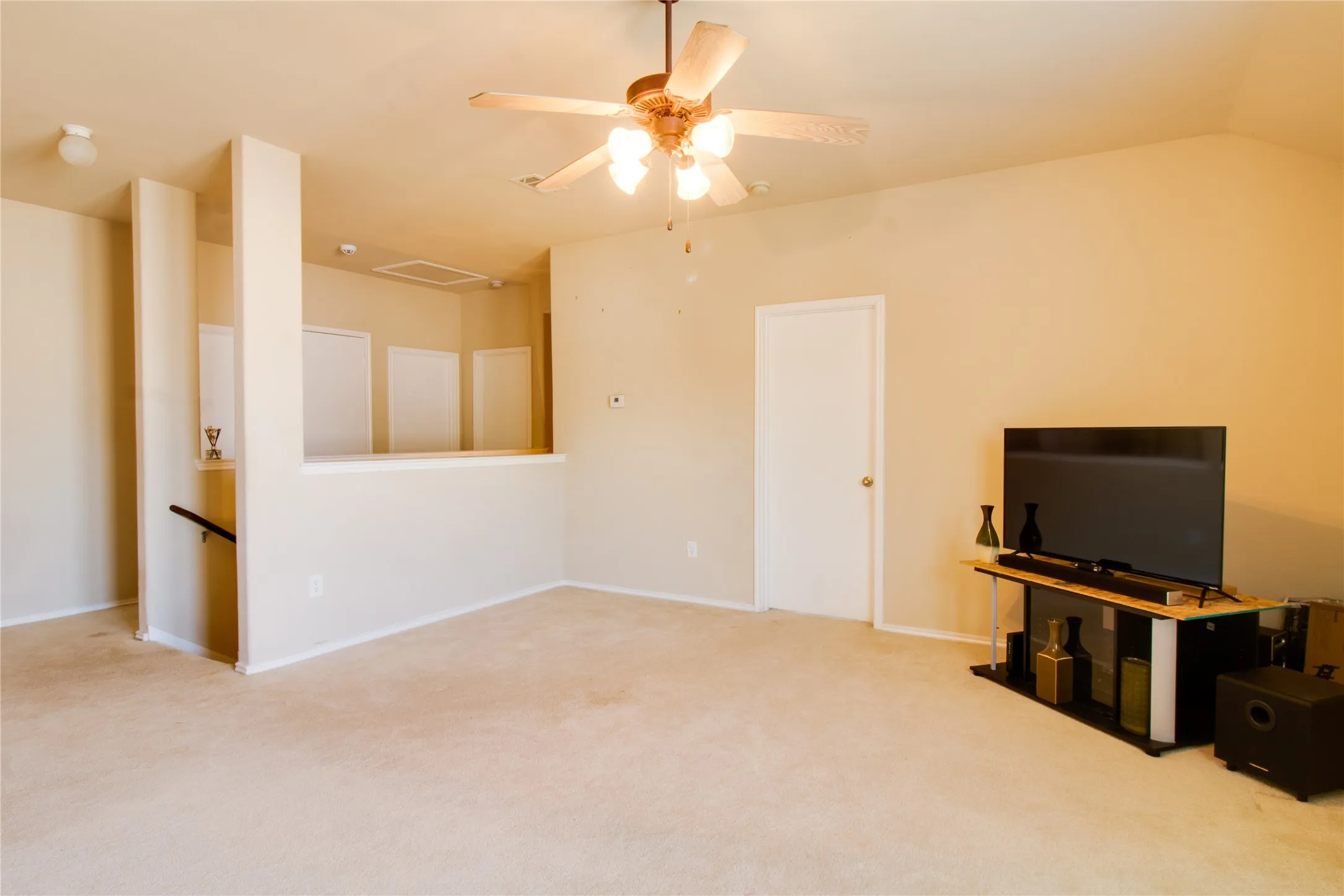 Single Family Residence For Sale in Denton County , 5005 Spyglass Hill Lane, Denton, Texas 76208, 4 Bedroom, 3 Bathroom, 2 Garage spaces, 2,729 Sqft, built in 2008, mls#21349690, Real Estate Agent in Denton, Homes For Sale in Denton county, Homes For Sale in Denton, Realtor in Denton Texas, Real Estate Brokerage Independent Realty Texas, Luminita Cordes Realtor