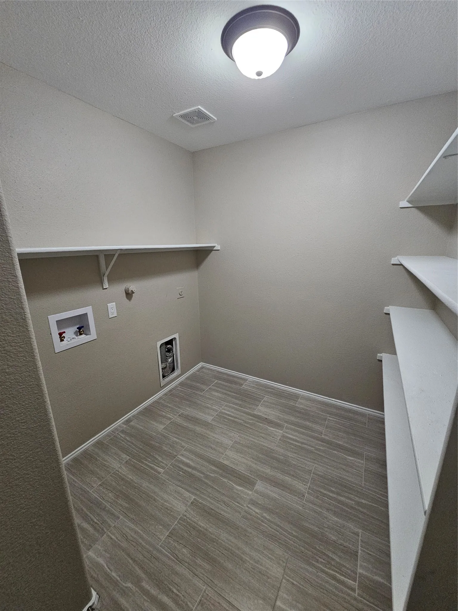 Single Family Residence For Sale in Dallas County , 2210 Marvin Drive, Lancaster, Texas 75134, 4 Bedroom, 2 Bathroom, 2 Garage spaces, 1,953 Sqft, built in 2008, mls#21350935, Real Estate Agent in Lancaster, Homes For Sale in Dallas county, Homes For Sale in Lancaster, Realtor in Lancaster Texas, Real Estate Brokerage Independent Realty Texas, Luminita Cordes Realtor