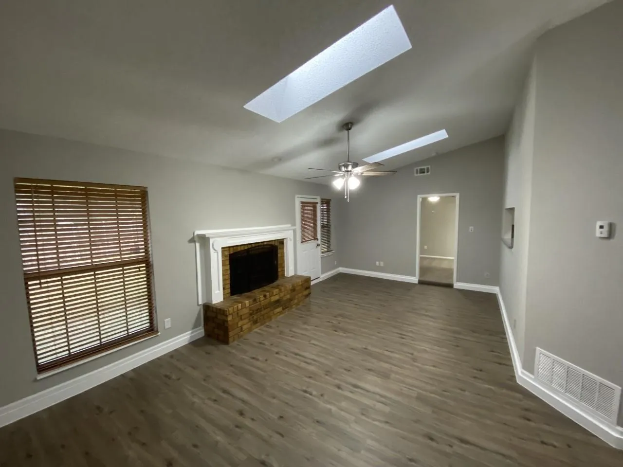 Single Family Residence For Rent in Dallas County , 1105 Montclair Drive, Garland, Texas 75040, 3 Bedroom, 2 Bathroom, 2 Garage spaces, 1,272 Sqft, built in 1986, mls#21350848, Real Estate Agent in Garland, Homes For Rent in Dallas county, Homes For Rent in Garland, Realtor in Garland Texas, Real Estate Brokerage Independent Realty Texas, Luminita Cordes Realtor
