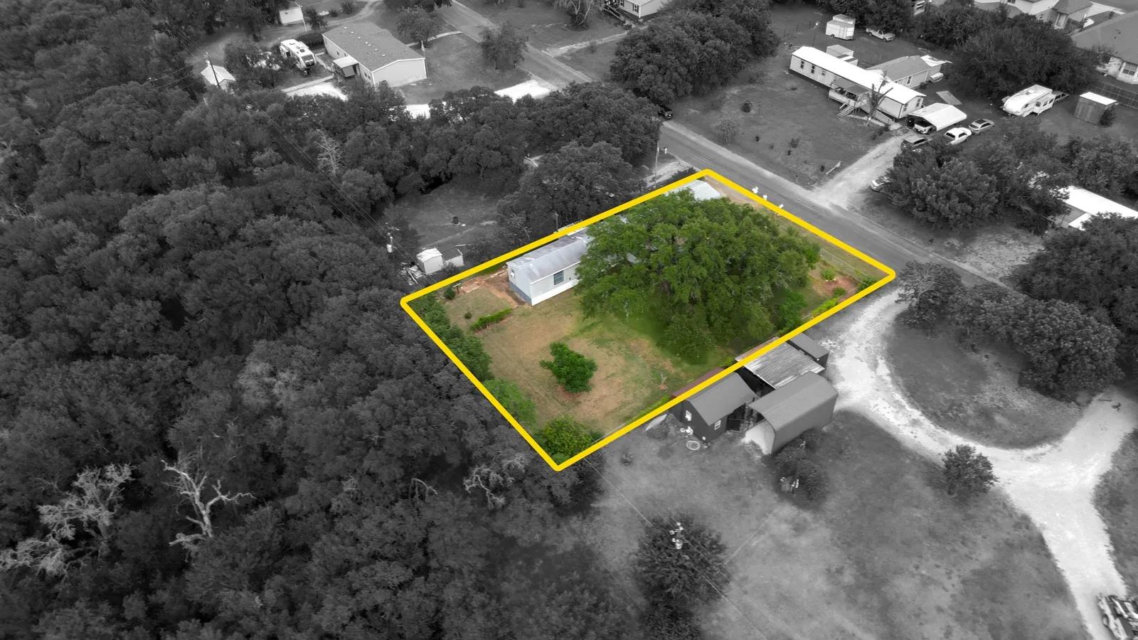Mobile Home For Sale in Mc Lennan County , 531 River Park Road, Waco, Texas 76657, 2 Bedroom, 2 Bathroom, Garage spaces, 1,056 Sqft, built in 1996, mls#21350938, Real Estate Agent in Waco, Homes For Sale in Mc Lennan county, Homes For Sale in Waco, Realtor in Waco Texas, Real Estate Brokerage Independent Realty Texas, Luminita Cordes Realtor