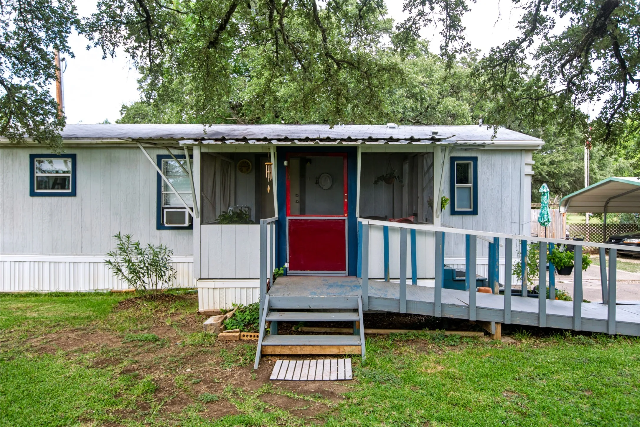 Mobile Home For Sale in Mc Lennan County , 531 River Park Road, Waco, Texas 76657, 2 Bedroom, 2 Bathroom, Garage spaces, 1,056 Sqft, built in 1996, mls#21350938, Real Estate Agent in Waco, Homes For Sale in Mc Lennan county, Homes For Sale in Waco, Realtor in Waco Texas, Real Estate Brokerage Independent Realty Texas, Luminita Cordes Realtor
