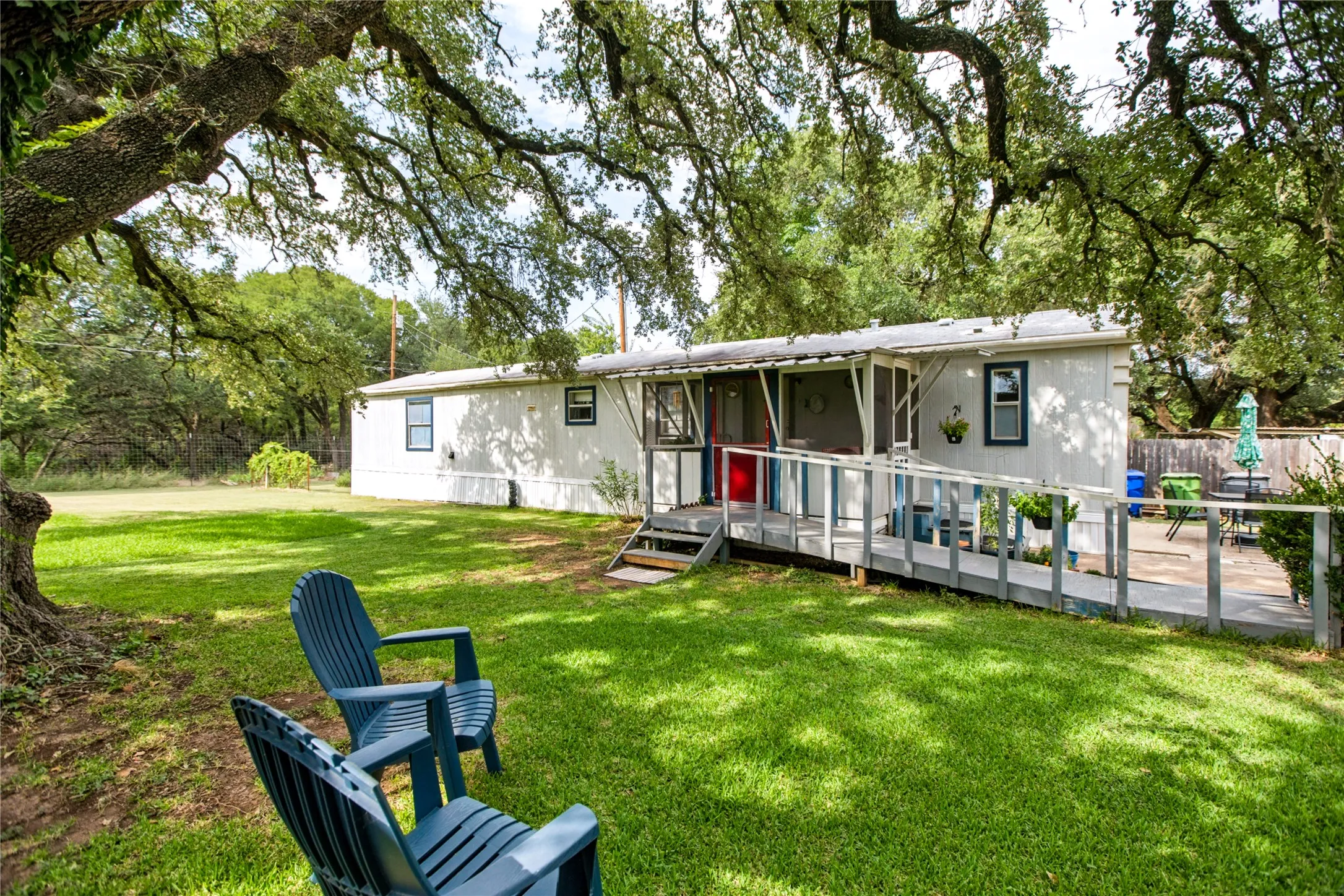 Mobile Home For Sale in Mc Lennan County , 531 River Park Road, Waco, Texas 76657, 2 Bedroom, 2 Bathroom, Garage spaces, 1,056 Sqft, built in 1996, mls#21350938, Real Estate Agent in Waco, Homes For Sale in Mc Lennan county, Homes For Sale in Waco, Realtor in Waco Texas, Real Estate Brokerage Independent Realty Texas, Luminita Cordes Realtor
