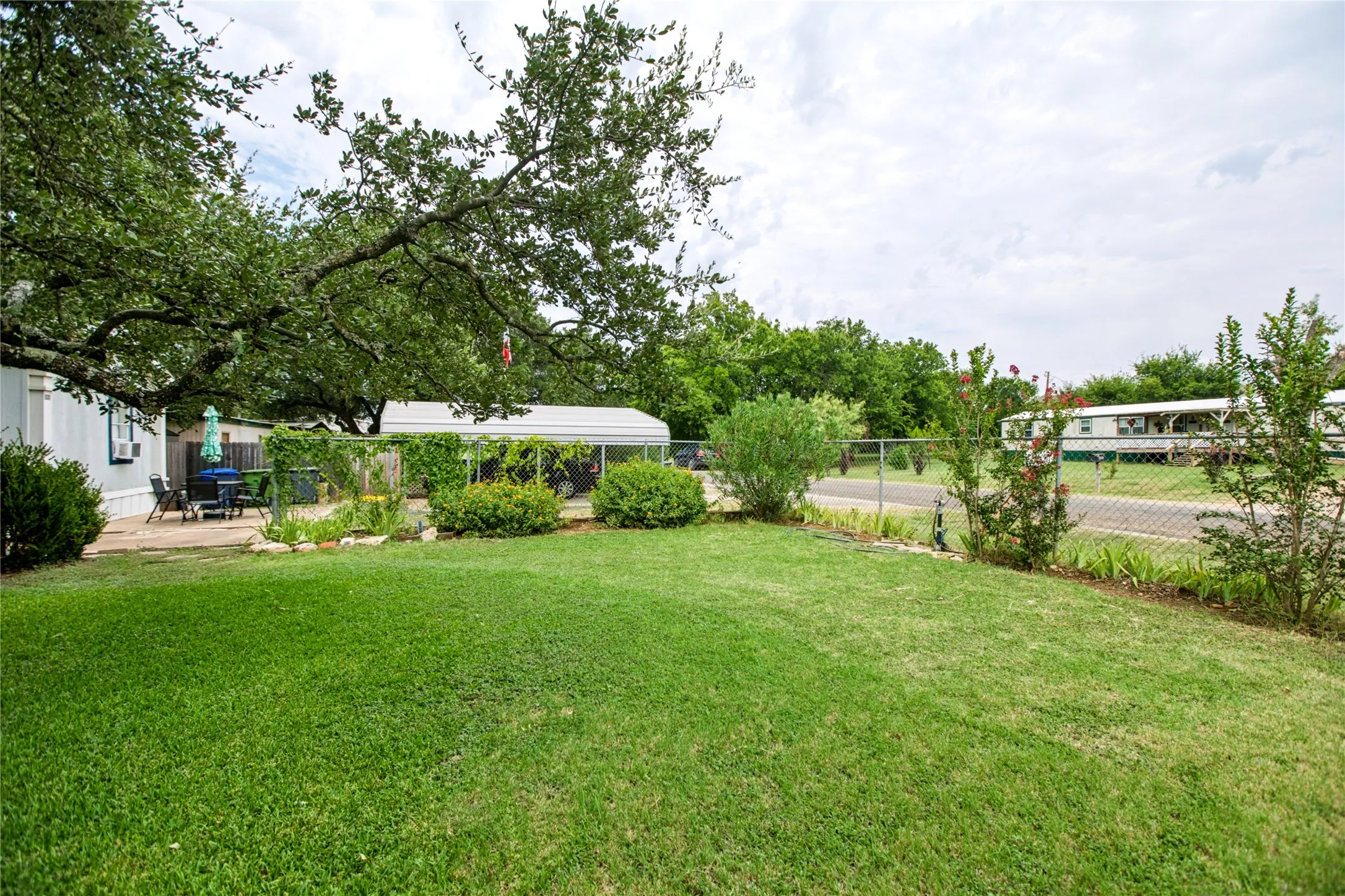 Mobile Home For Sale in Mc Lennan County , 531 River Park Road, Waco, Texas 76657, 2 Bedroom, 2 Bathroom, Garage spaces, 1,056 Sqft, built in 1996, mls#21350938, Real Estate Agent in Waco, Homes For Sale in Mc Lennan county, Homes For Sale in Waco, Realtor in Waco Texas, Real Estate Brokerage Independent Realty Texas, Luminita Cordes Realtor