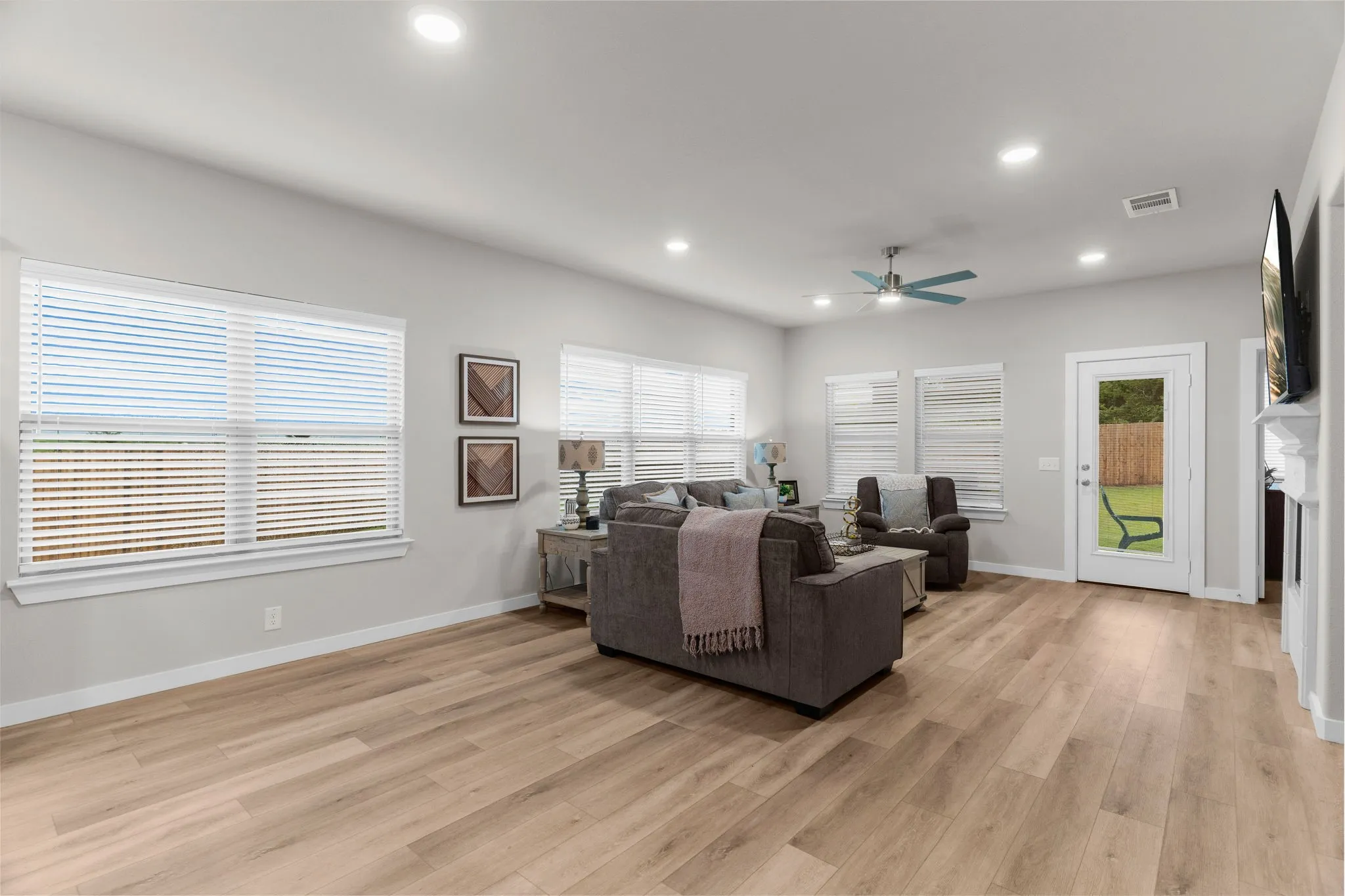 Single Family Residence For Sale in Collin County , 300 Heritage Grove Road, Blue Ridge, Texas 75424, 4 Bedroom, 2 Bathroom, 2 Garage spaces, 1,957 Sqft, built in 2024, mls#21348710, Real Estate Agent in Blue Ridge, Homes For Sale in Collin county, Homes For Sale in Blue Ridge, Realtor in Blue Ridge Texas, Real Estate Brokerage Independent Realty Texas, Luminita Cordes Realtor