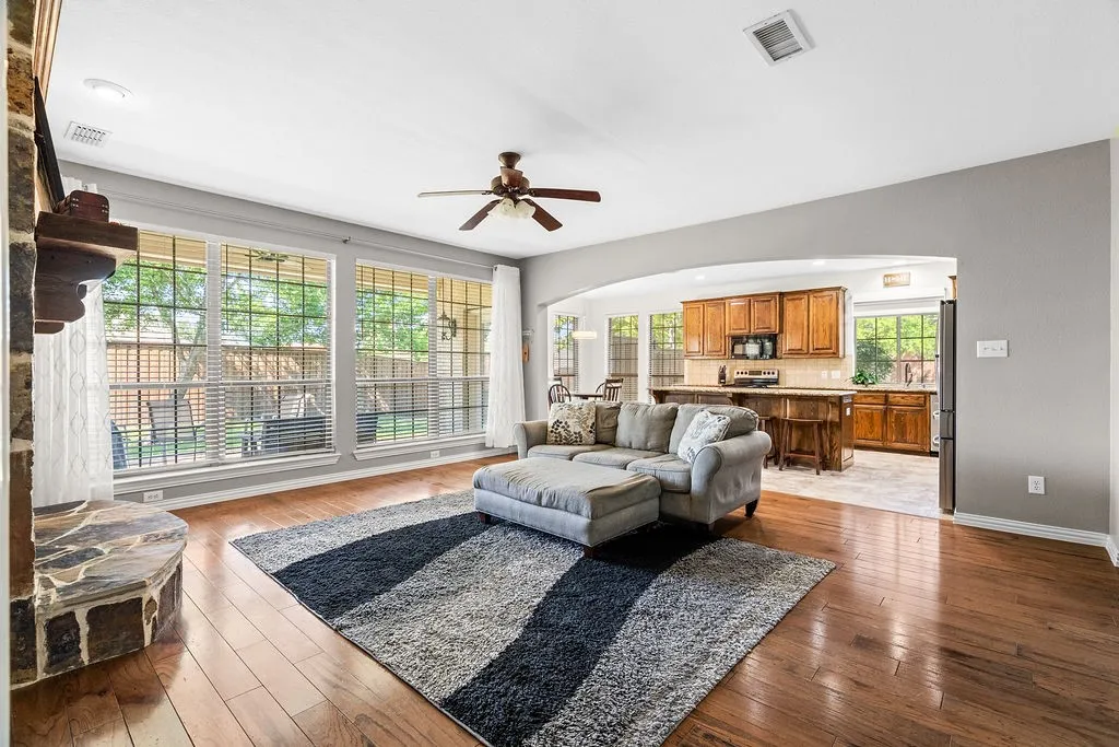 Single Family Residence For Sale in Kaufman County , 1002 Ranger Road, Forney, Texas 75126, 4 Bedroom, 3 Bathroom, 3 Garage spaces, 3,307 Sqft, built in 2007, mls#21348836, Real Estate Agent in Forney, Homes For Sale in Kaufman county, Homes For Sale in Forney, Realtor in Forney Texas, Real Estate Brokerage Independent Realty Texas, Luminita Cordes Realtor