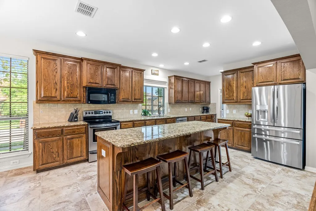 Single Family Residence For Sale in Kaufman County , 1002 Ranger Road, Forney, Texas 75126, 4 Bedroom, 3 Bathroom, 3 Garage spaces, 3,307 Sqft, built in 2007, mls#21348836, Real Estate Agent in Forney, Homes For Sale in Kaufman county, Homes For Sale in Forney, Realtor in Forney Texas, Real Estate Brokerage Independent Realty Texas, Luminita Cordes Realtor
