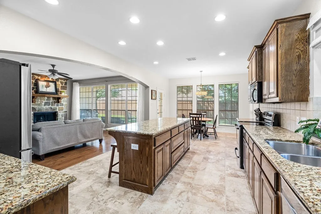 Single Family Residence For Sale in Kaufman County , 1002 Ranger Road, Forney, Texas 75126, 4 Bedroom, 3 Bathroom, 3 Garage spaces, 3,307 Sqft, built in 2007, mls#21348836, Real Estate Agent in Forney, Homes For Sale in Kaufman county, Homes For Sale in Forney, Realtor in Forney Texas, Real Estate Brokerage Independent Realty Texas, Luminita Cordes Realtor