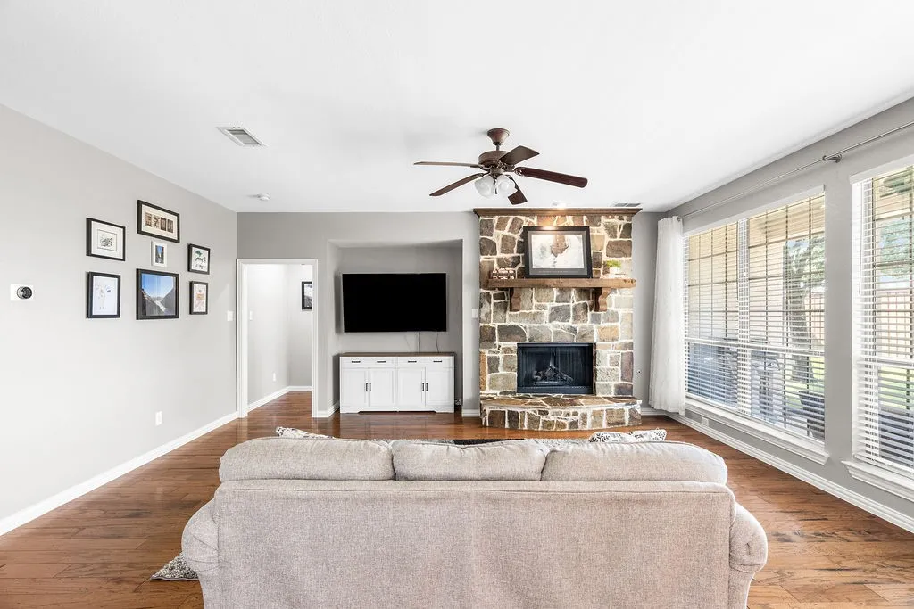 Single Family Residence For Sale in Kaufman County , 1002 Ranger Road, Forney, Texas 75126, 4 Bedroom, 3 Bathroom, 3 Garage spaces, 3,307 Sqft, built in 2007, mls#21348836, Real Estate Agent in Forney, Homes For Sale in Kaufman county, Homes For Sale in Forney, Realtor in Forney Texas, Real Estate Brokerage Independent Realty Texas, Luminita Cordes Realtor