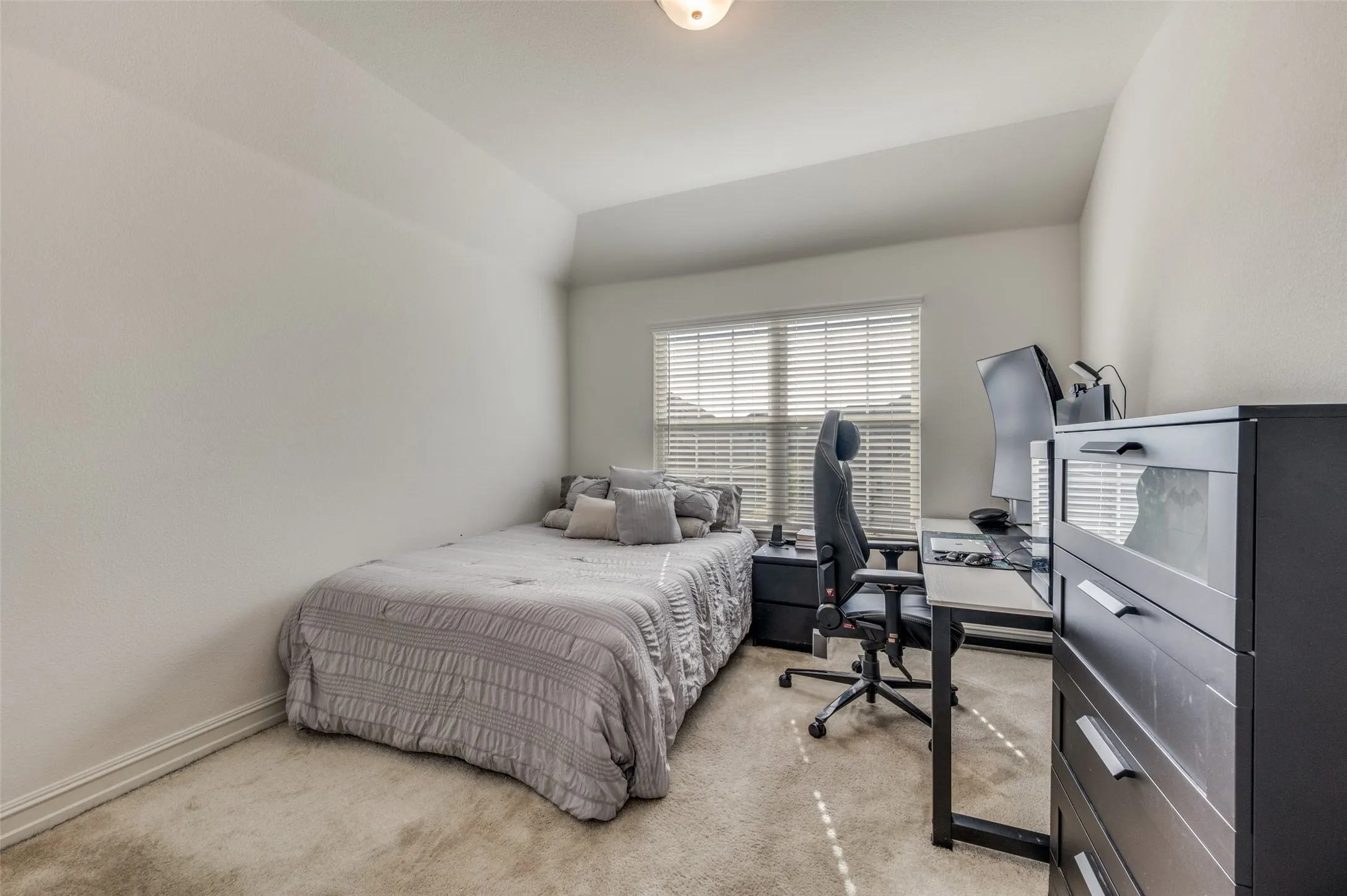 Single Family Residence For Sale in Denton County , 1609 Quentin Drive, Aubrey, Texas 76227, 4 Bedroom, 4 Bathroom, 3 Garage spaces, 3,678 Sqft, built in 2023, mls#21348551, Real Estate Agent in Aubrey, Homes For Sale in Denton county, Homes For Sale in Aubrey, Realtor in Aubrey Texas, Real Estate Brokerage Independent Realty Texas, Luminita Cordes Realtor