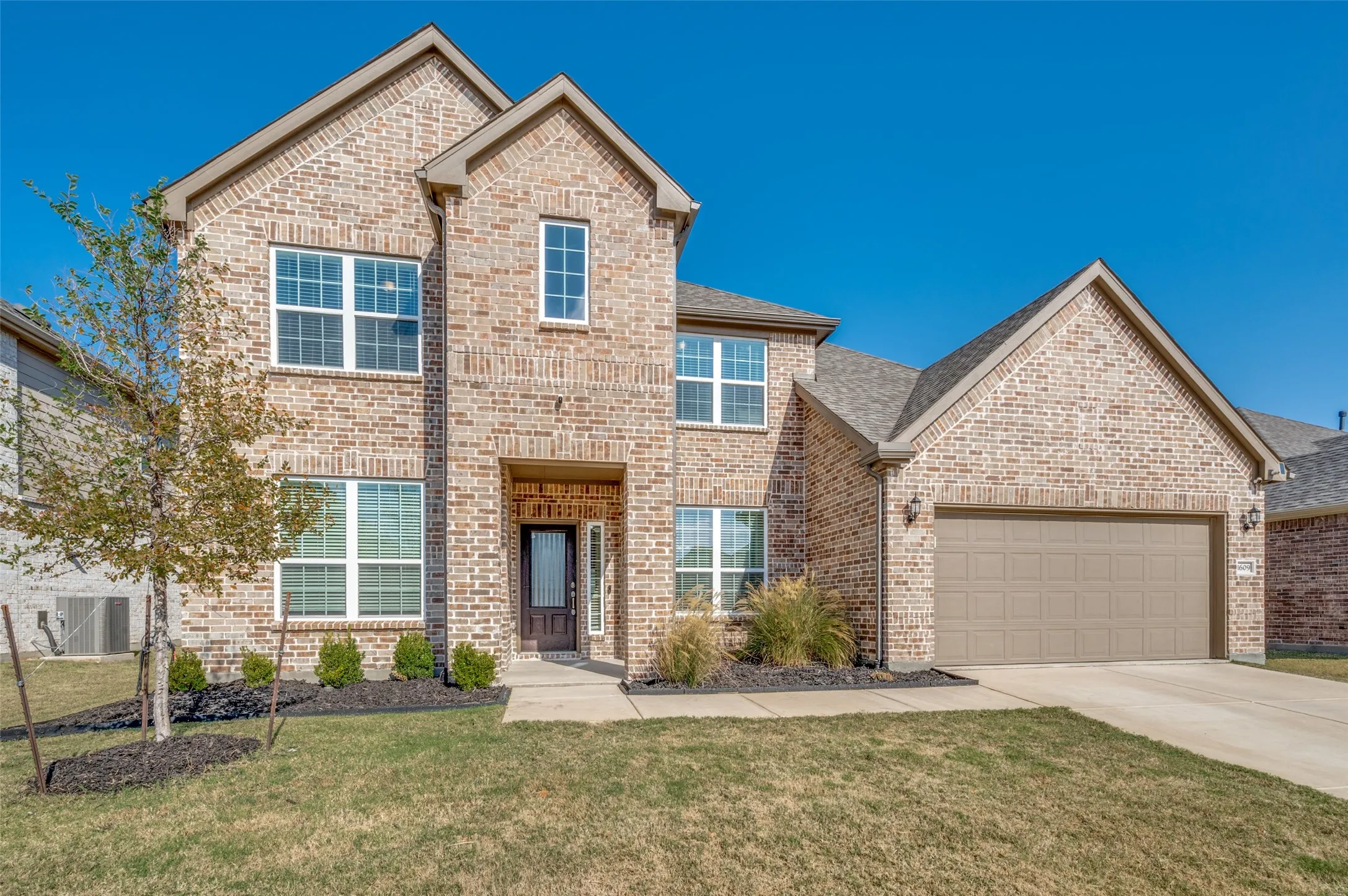 Single Family Residence For Sale in Denton County , 1609 Quentin Drive, Aubrey, Texas 76227, 4 Bedroom, 4 Bathroom, 3 Garage spaces, 3,678 Sqft, built in 2023, mls#21348551, Real Estate Agent in Aubrey, Homes For Sale in Denton county, Homes For Sale in Aubrey, Realtor in Aubrey Texas, Real Estate Brokerage Independent Realty Texas, Luminita Cordes Realtor