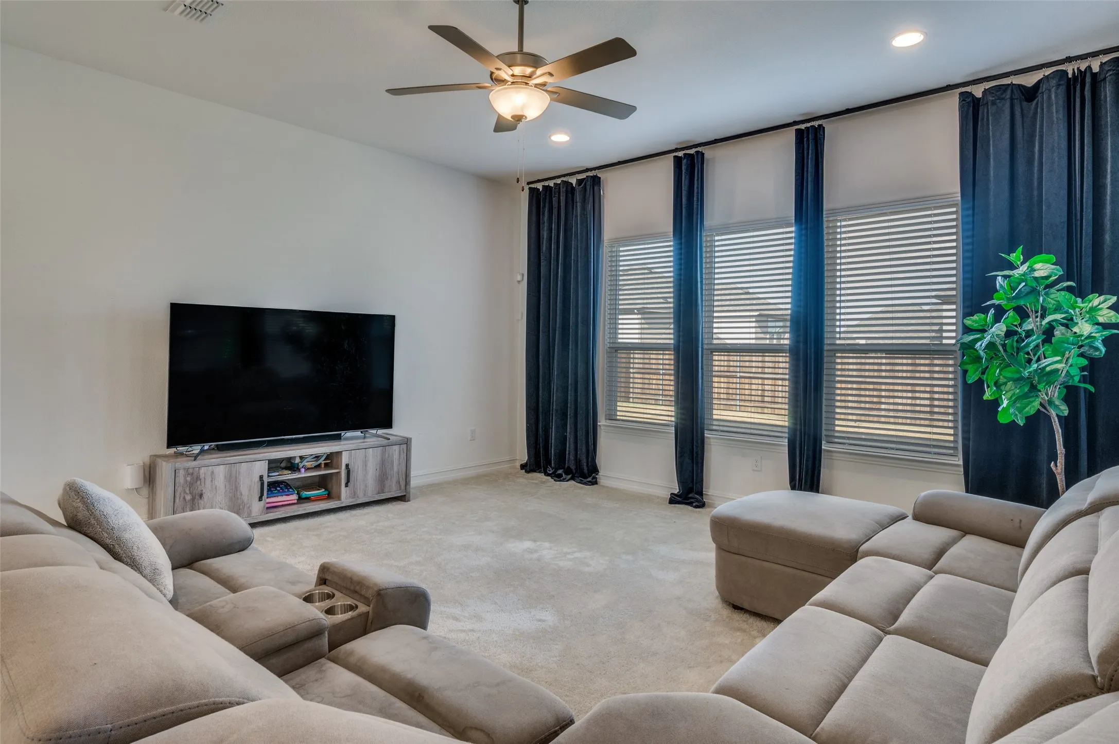 Single Family Residence For Sale in Denton County , 1609 Quentin Drive, Aubrey, Texas 76227, 4 Bedroom, 4 Bathroom, 3 Garage spaces, 3,678 Sqft, built in 2023, mls#21348551, Real Estate Agent in Aubrey, Homes For Sale in Denton county, Homes For Sale in Aubrey, Realtor in Aubrey Texas, Real Estate Brokerage Independent Realty Texas, Luminita Cordes Realtor