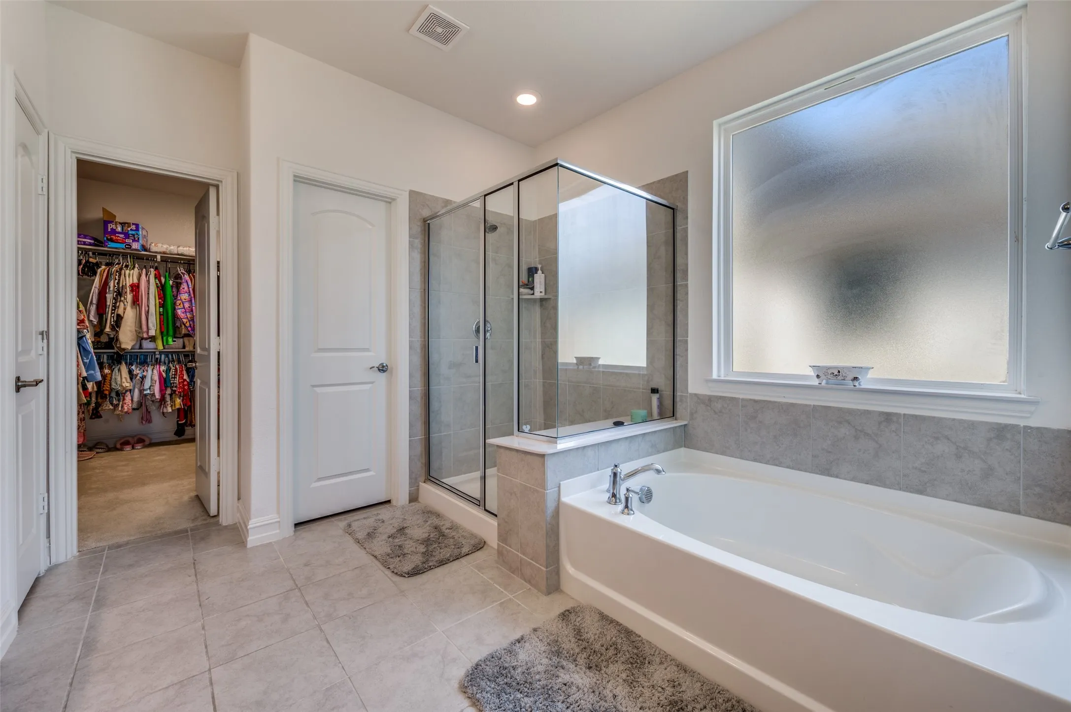 Single Family Residence For Sale in Denton County , 1609 Quentin Drive, Aubrey, Texas 76227, 4 Bedroom, 4 Bathroom, 3 Garage spaces, 3,678 Sqft, built in 2023, mls#21348551, Real Estate Agent in Aubrey, Homes For Sale in Denton county, Homes For Sale in Aubrey, Realtor in Aubrey Texas, Real Estate Brokerage Independent Realty Texas, Luminita Cordes Realtor